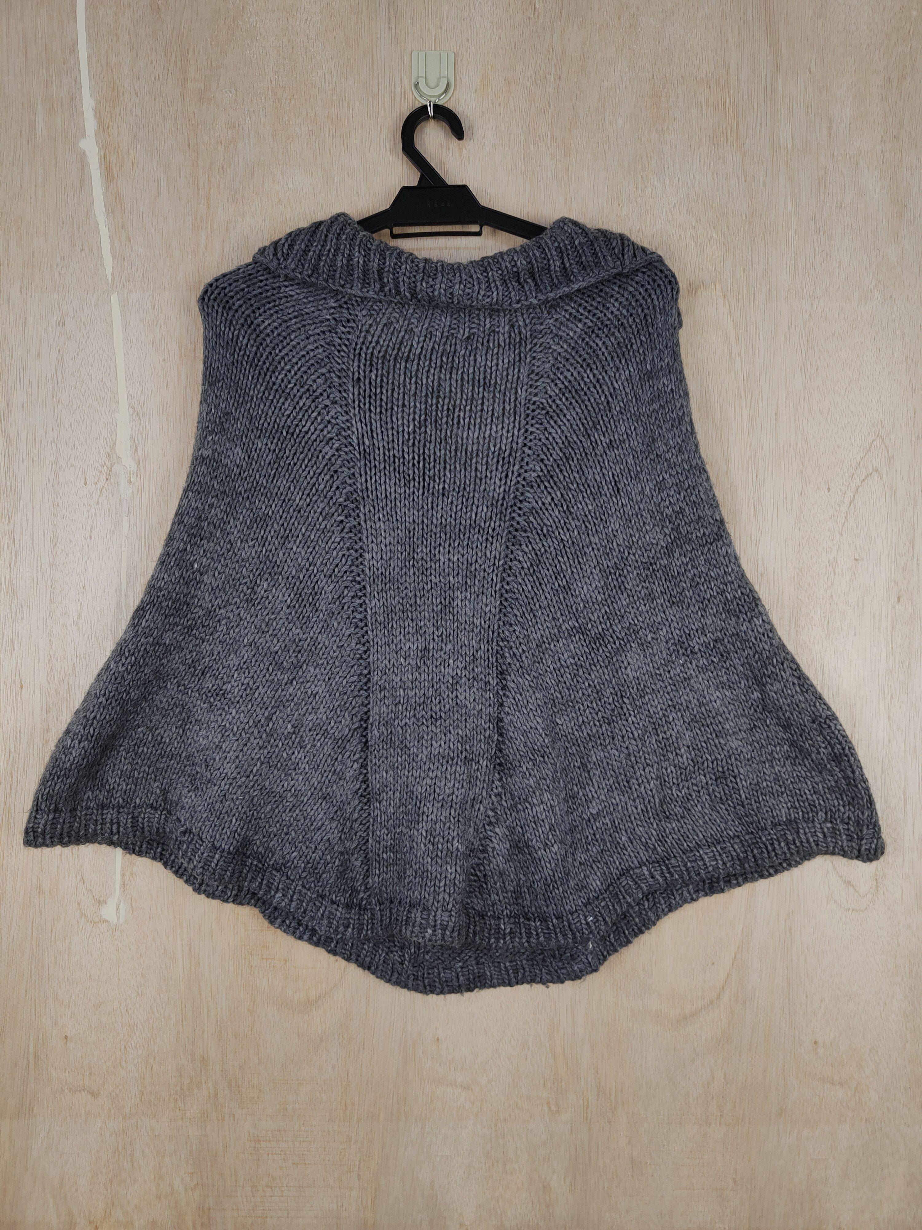 Aran Isles Knitwear Cato Italy designer Gray Knitwear mohair cloak capes #S305 Size US M / EU 48-50 / 2 - 5 Thumbnail