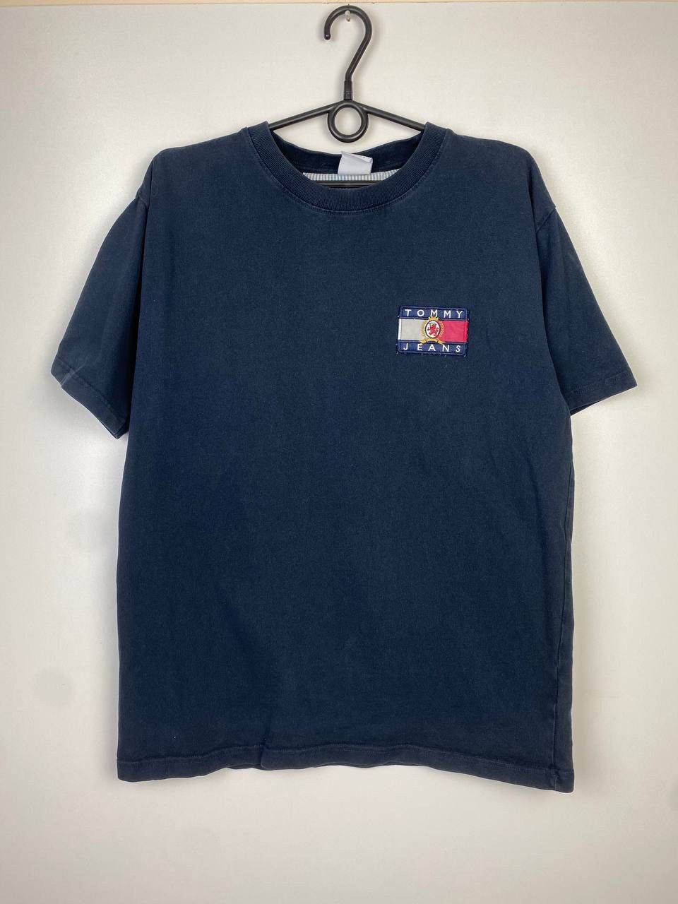 Tommy Hilfiger × Vintage Tommy Hilfiger vintage t-shirt size M Size US M / EU 48-50 / 2 - 1 Thumbnail