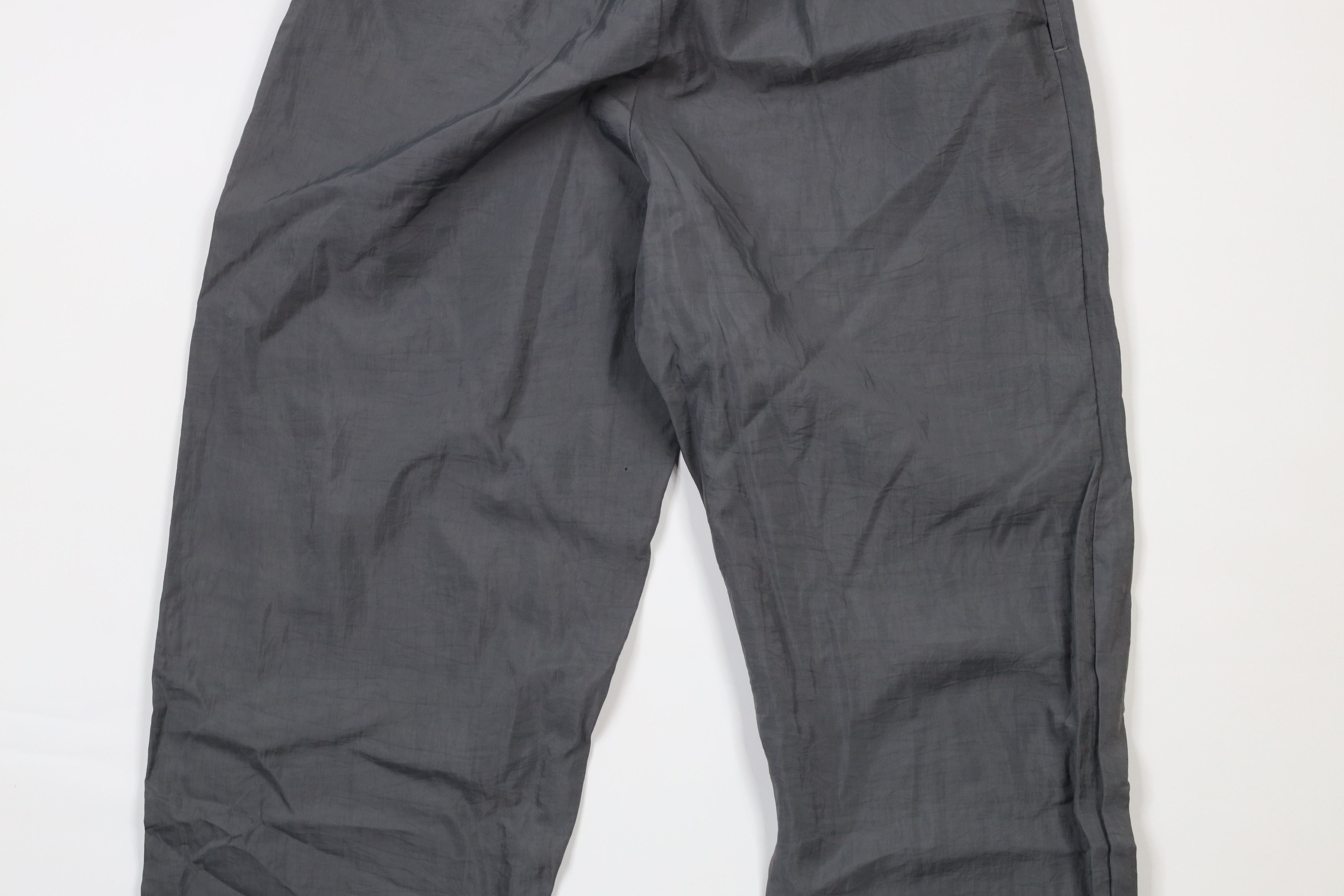 Vintage Vintage 90s Reebok Cuffed Nylon Joggers Jogger Pants Gray Size US 34 / EU 50 - 11 Thumbnail