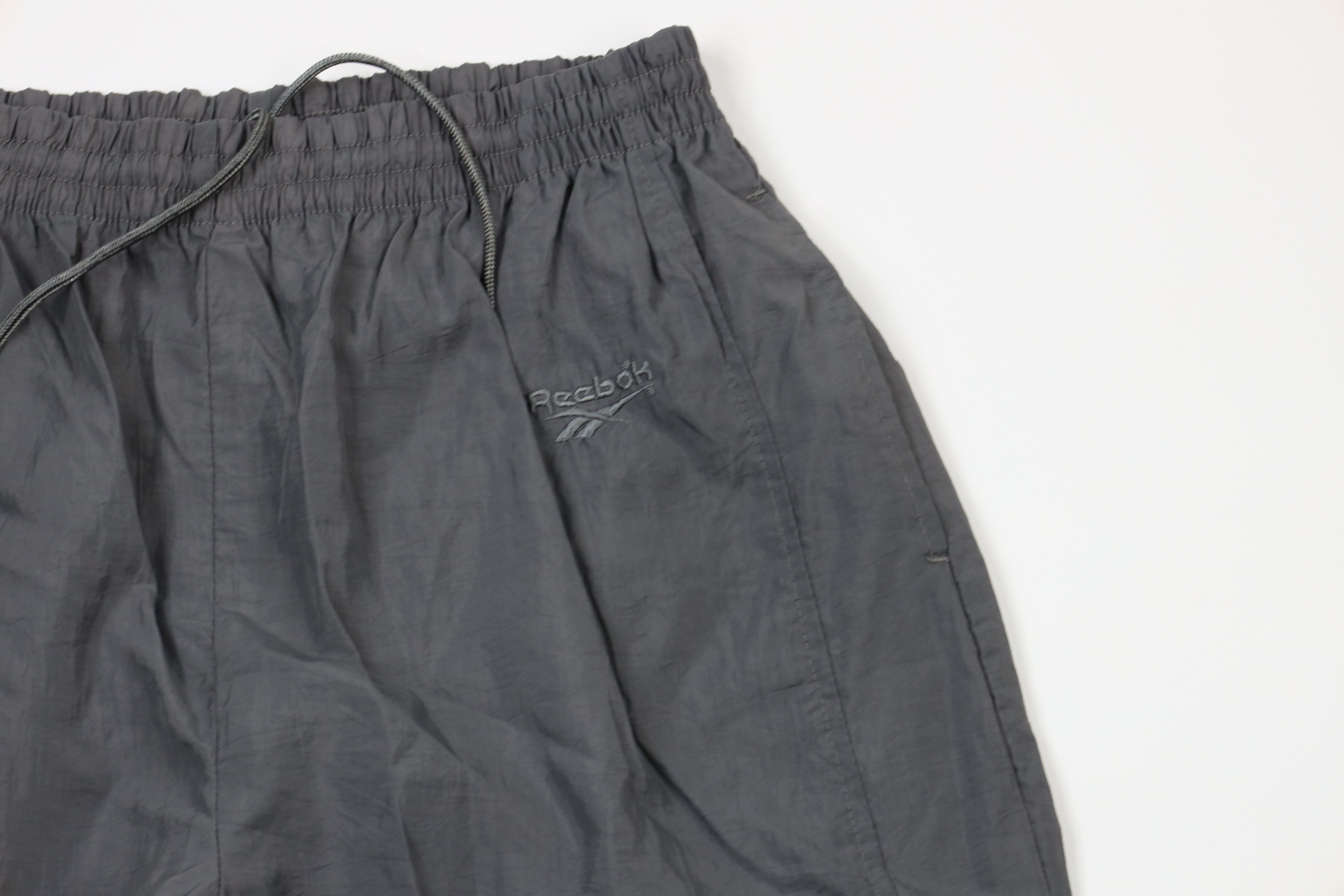 Vintage Vintage 90s Reebok Cuffed Nylon Joggers Jogger Pants Gray Size US 34 / EU 50 - 5 Thumbnail