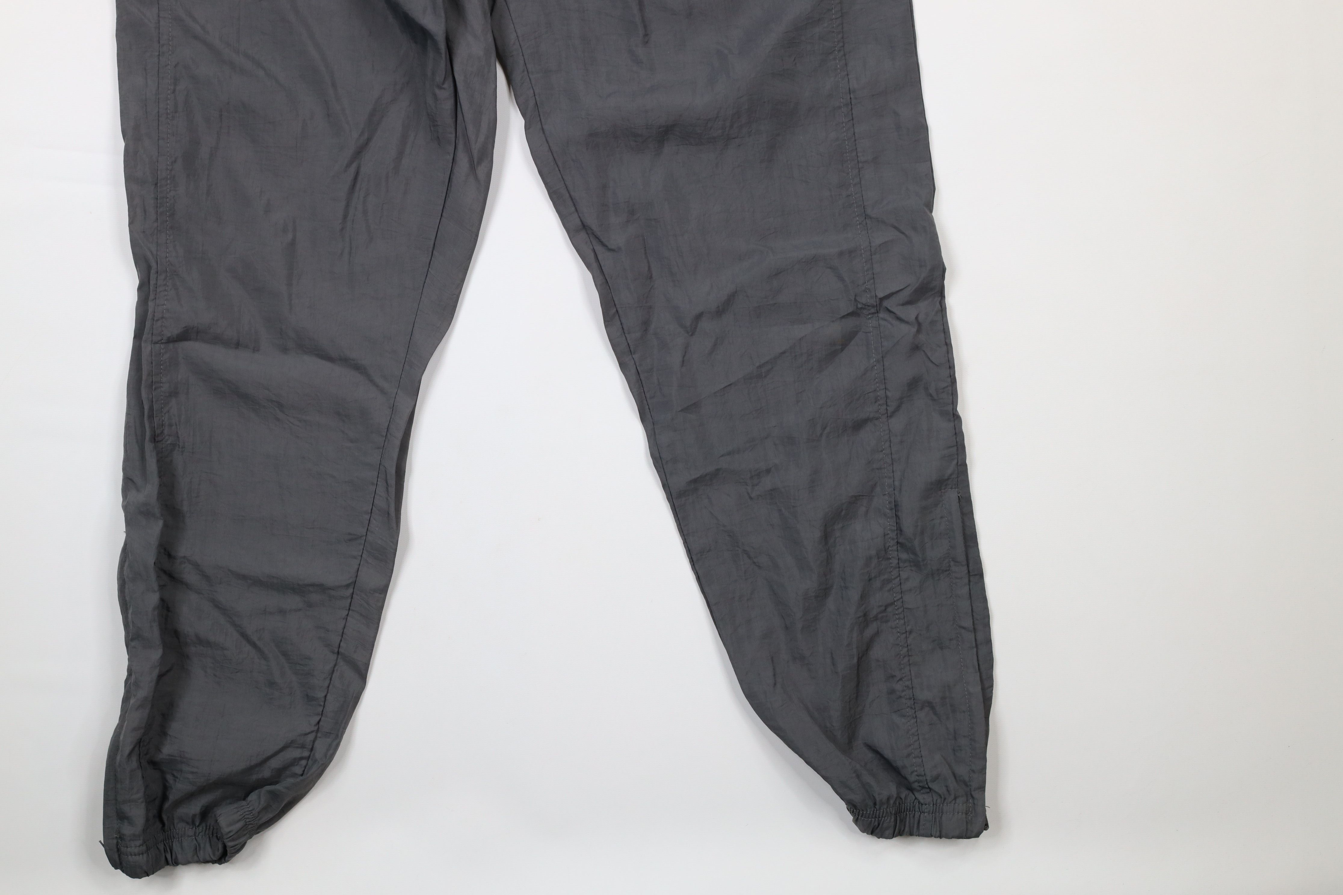 Vintage Vintage 90s Reebok Cuffed Nylon Joggers Jogger Pants Gray Size US 34 / EU 50 - 4 Thumbnail