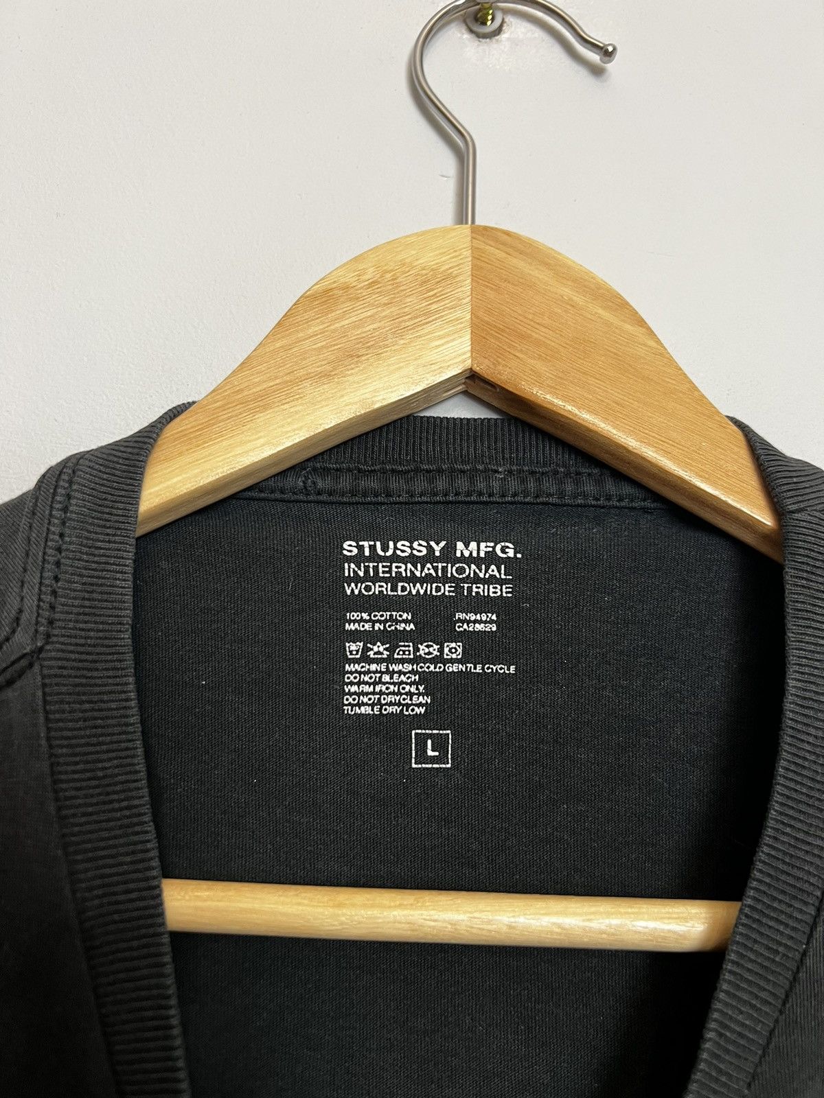 Stussy Rare Y2K Stussy Pocket Mini Logo Streetwear Tee Hype White Size US L / EU 52-54 / 3 - 2 Thumbnail