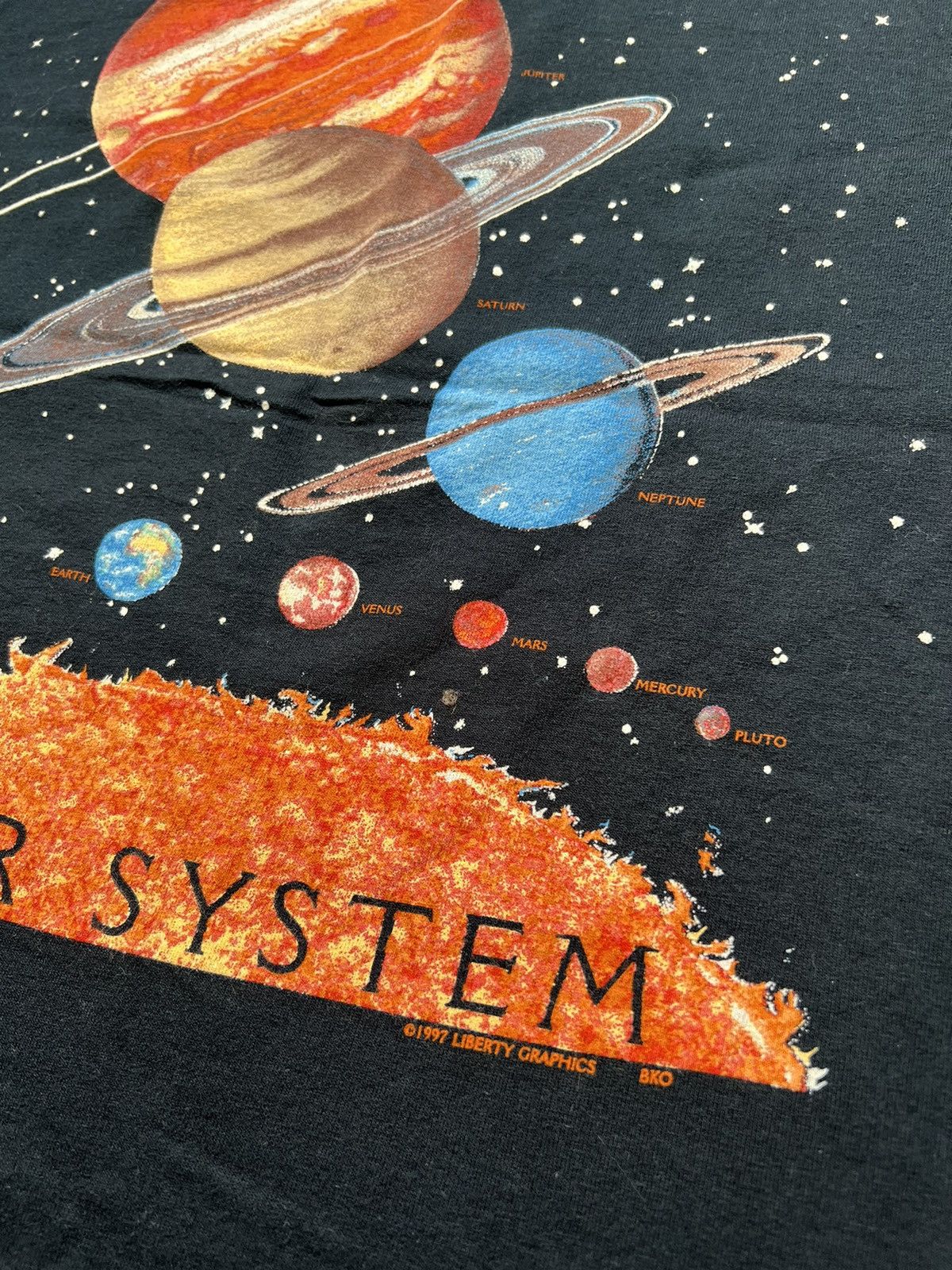 Arts & Science × Vintage 90s Vintage Solar System T Shirt ( 1997 ) Size US S / EU 44-46 / 1 - 7 Thumbnail