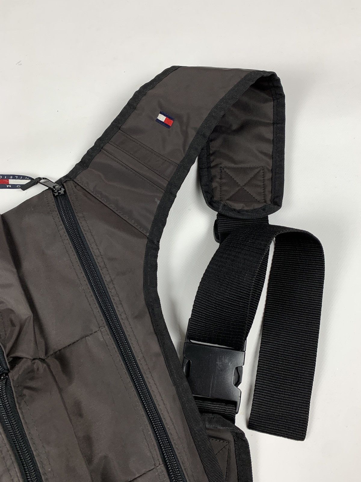 Tommy Hilfiger 1999 Vintage Tommy Hilfiger Nylon Crossbody Bag Size ONE SIZE - 5 Thumbnail