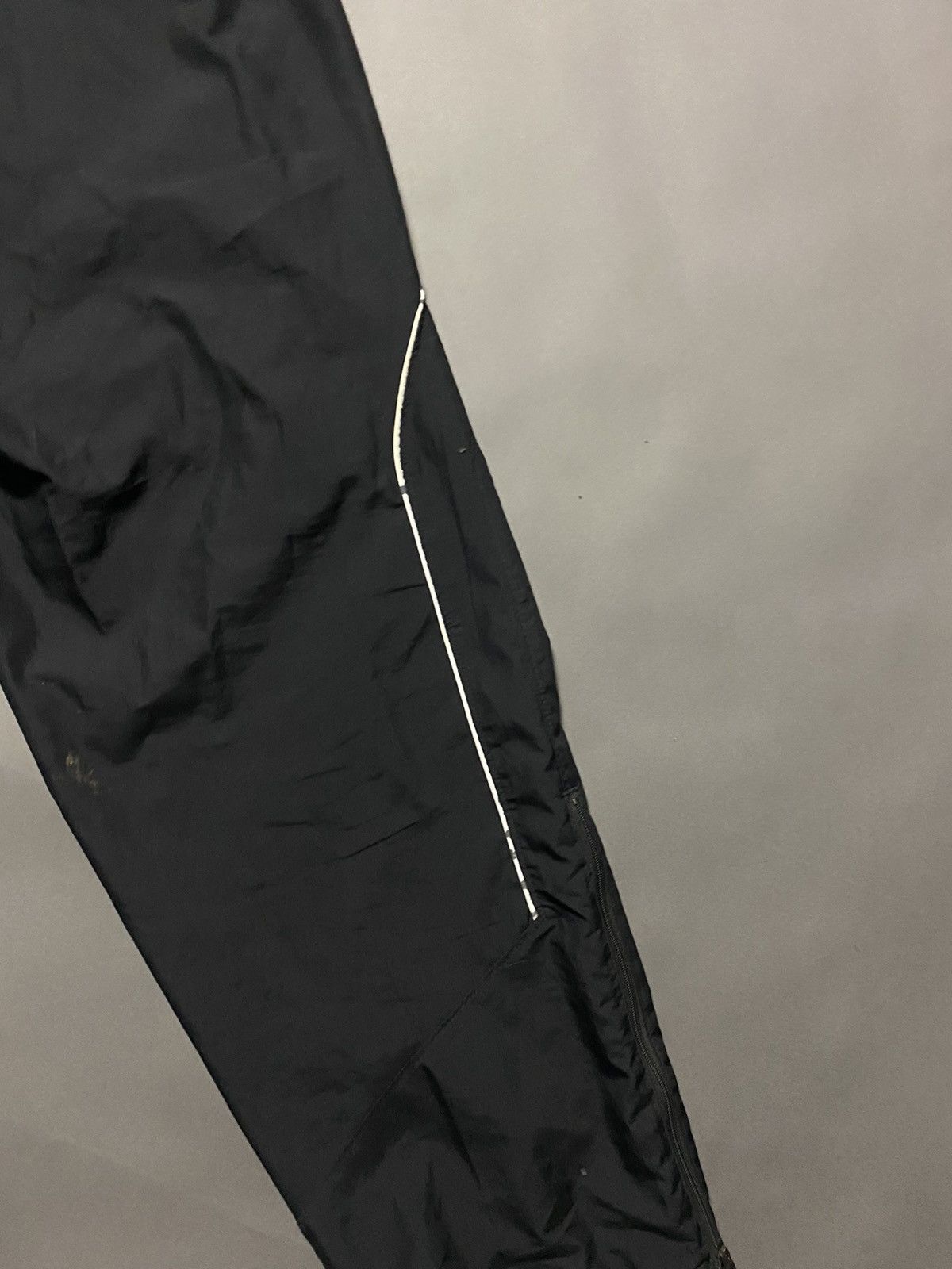 Nike × Vintage Nike vintage black track pants parachute small swoosh 2000s Size US 34 / EU 50 - 7 Thumbnail