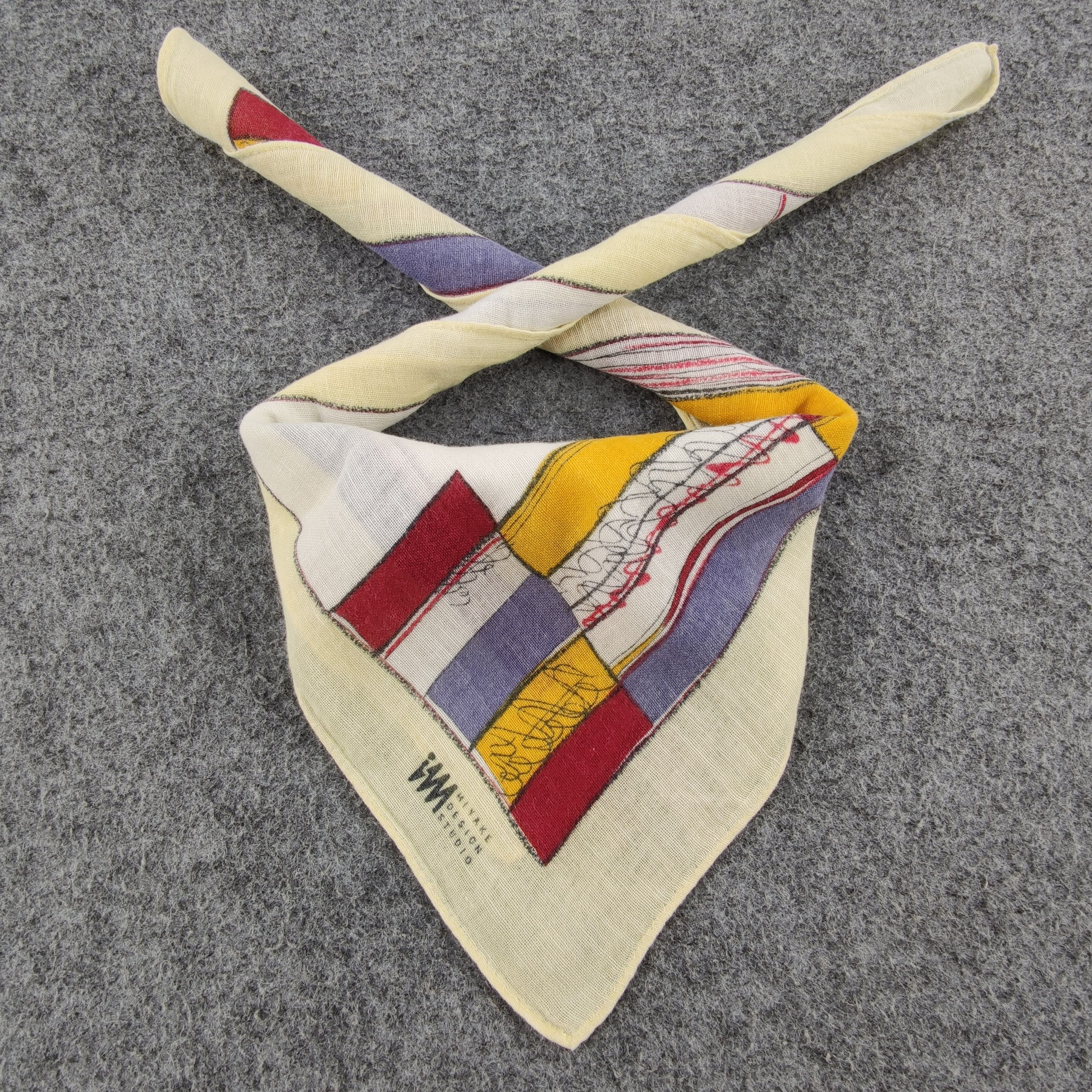 Issey Miyake × Vintage Issey Miyake Handkerchief/Neckerchief/Bandana HC477 Size ONE SIZE - 1 Thumbnail