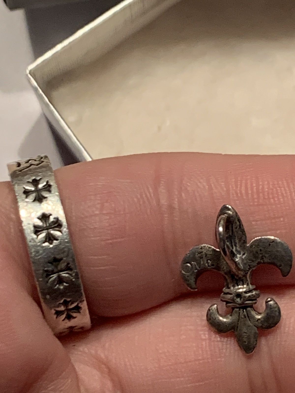 Jewelry × Sterling Silver × Vintage *RARE* Vintage Fleur De Lis Sterling Silver Earrings Size ONE SIZE - 8 Thumbnail