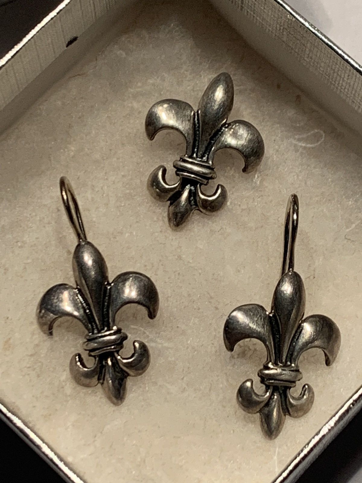 Jewelry × Sterling Silver × Vintage *RARE* Vintage Fleur De Lis Sterling Silver Earrings Size ONE SIZE - 5 Thumbnail