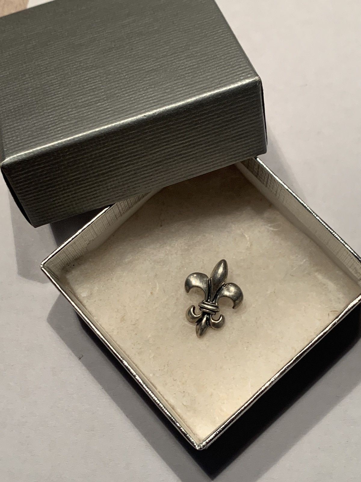 Jewelry × Sterling Silver × Vintage *RARE* Vintage Fleur De Lis Sterling Silver Earrings Size ONE SIZE - 6 Thumbnail