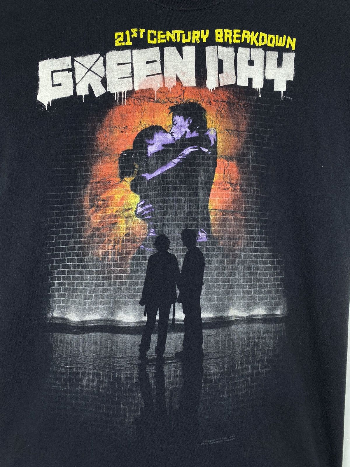 Band Tees OFFER 🔥 Vintage Greenday 21 Century Breakdown Album Tee Size US M / EU 48-50 / 2 - 3 Thumbnail