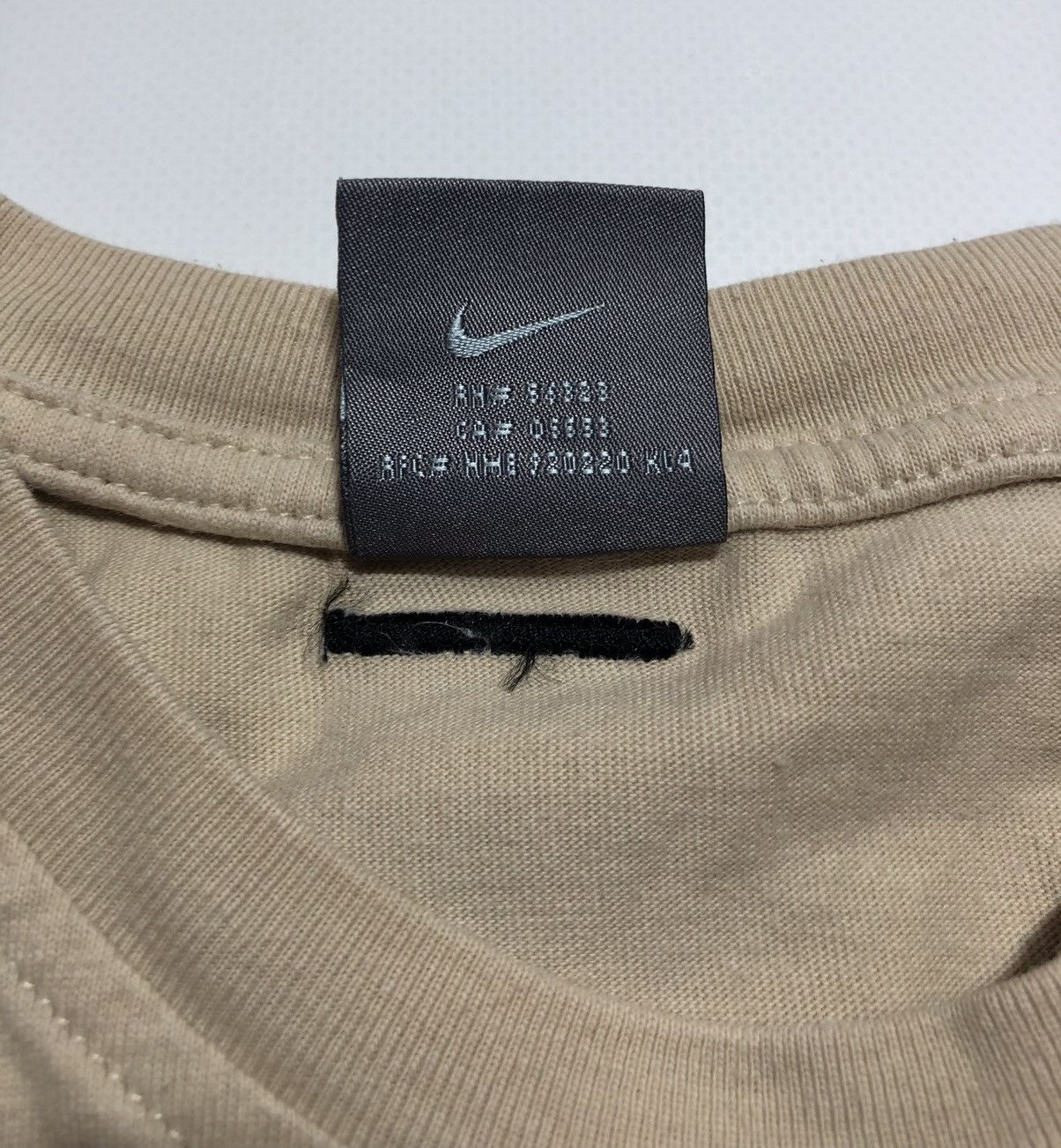 Vintage Vintage Nike Big Logo T-Shirt Size US L / EU 52-54 / 3 - 6 Thumbnail