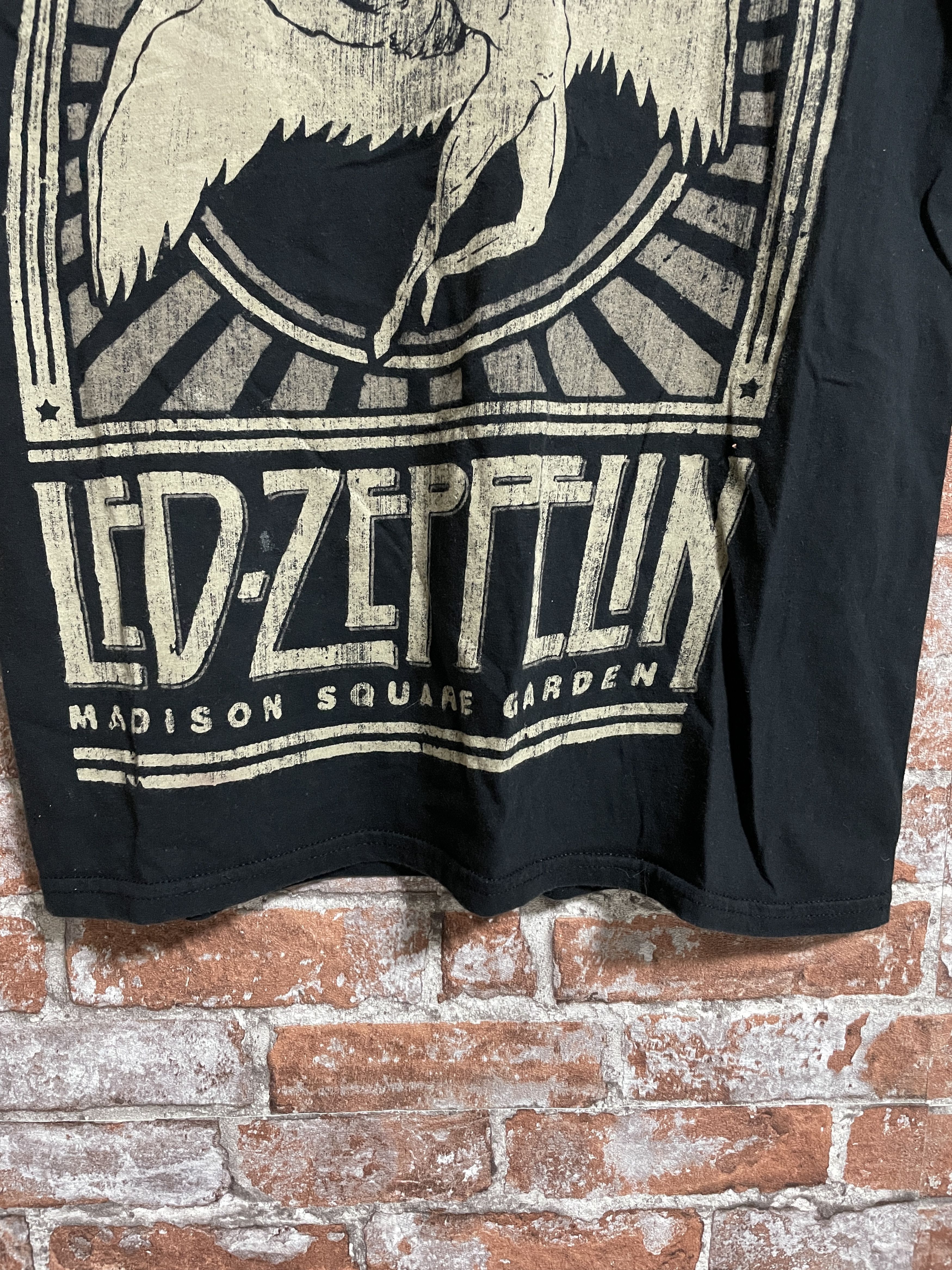 Band Tees Vintage 2000s Led Zeppelin Rock Band T-shirt Size US S / EU 44-46 / 1 - 7 Thumbnail