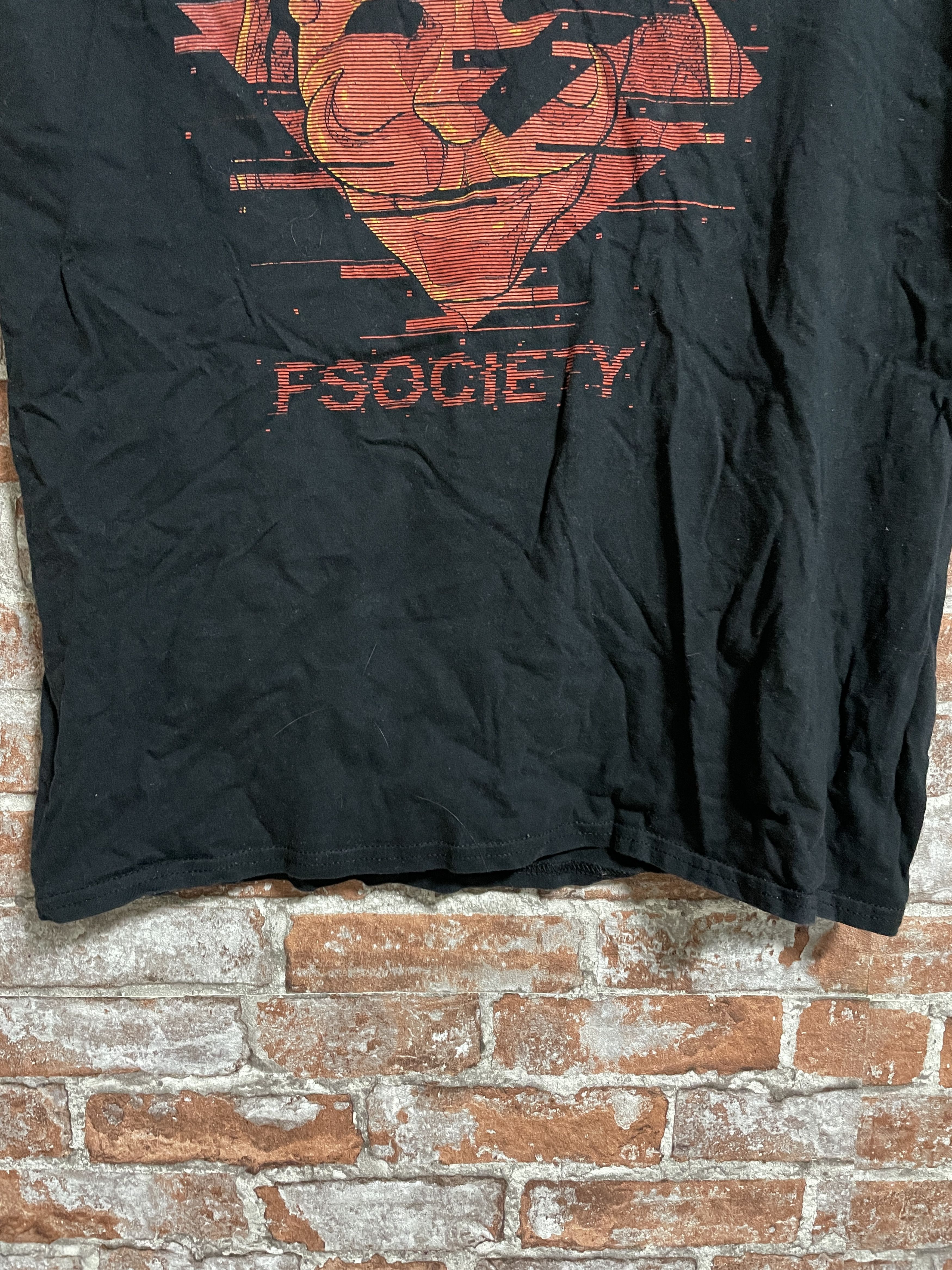 Vintage Vintage 2000s Mr. Robot Fsociety Movie Series T-shirt Size US M / EU 48-50 / 2 - 7 Thumbnail