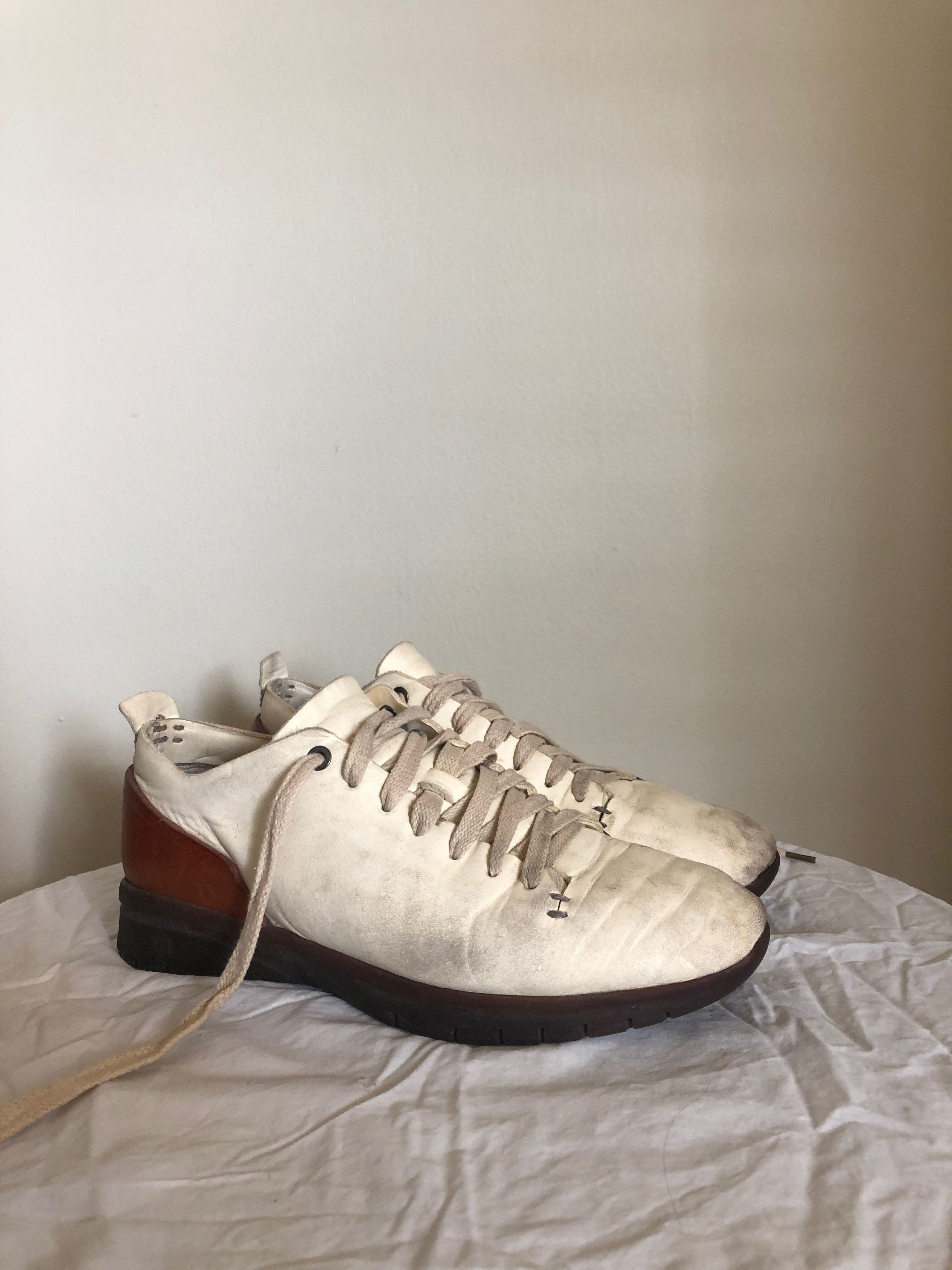 FEIT Biotrainer White Leather
