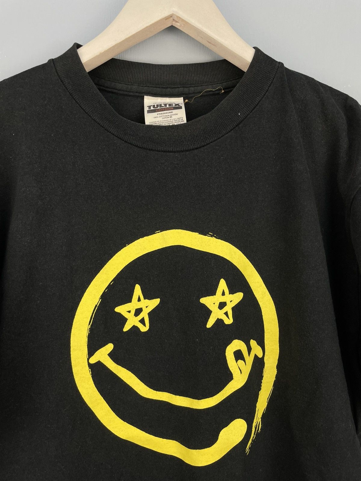 Band Tees Vintage Y2K smile emoji Love & peace Nirvana style t shirt Size US M / EU 48-50 / 2 - 3 Thumbnail
