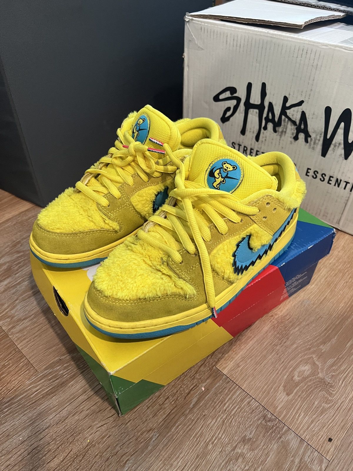 grateful dead nike sb yellow