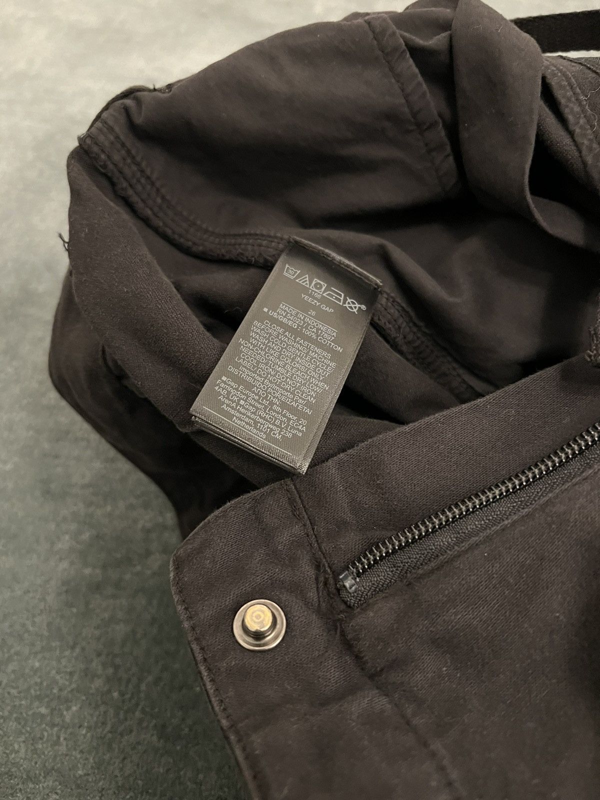 Gap × Kanye West Yeezy Gap Engineered by Balenciaga Sateen Cargo Pants Size US 26 / EU 42 - 3 Thumbnail