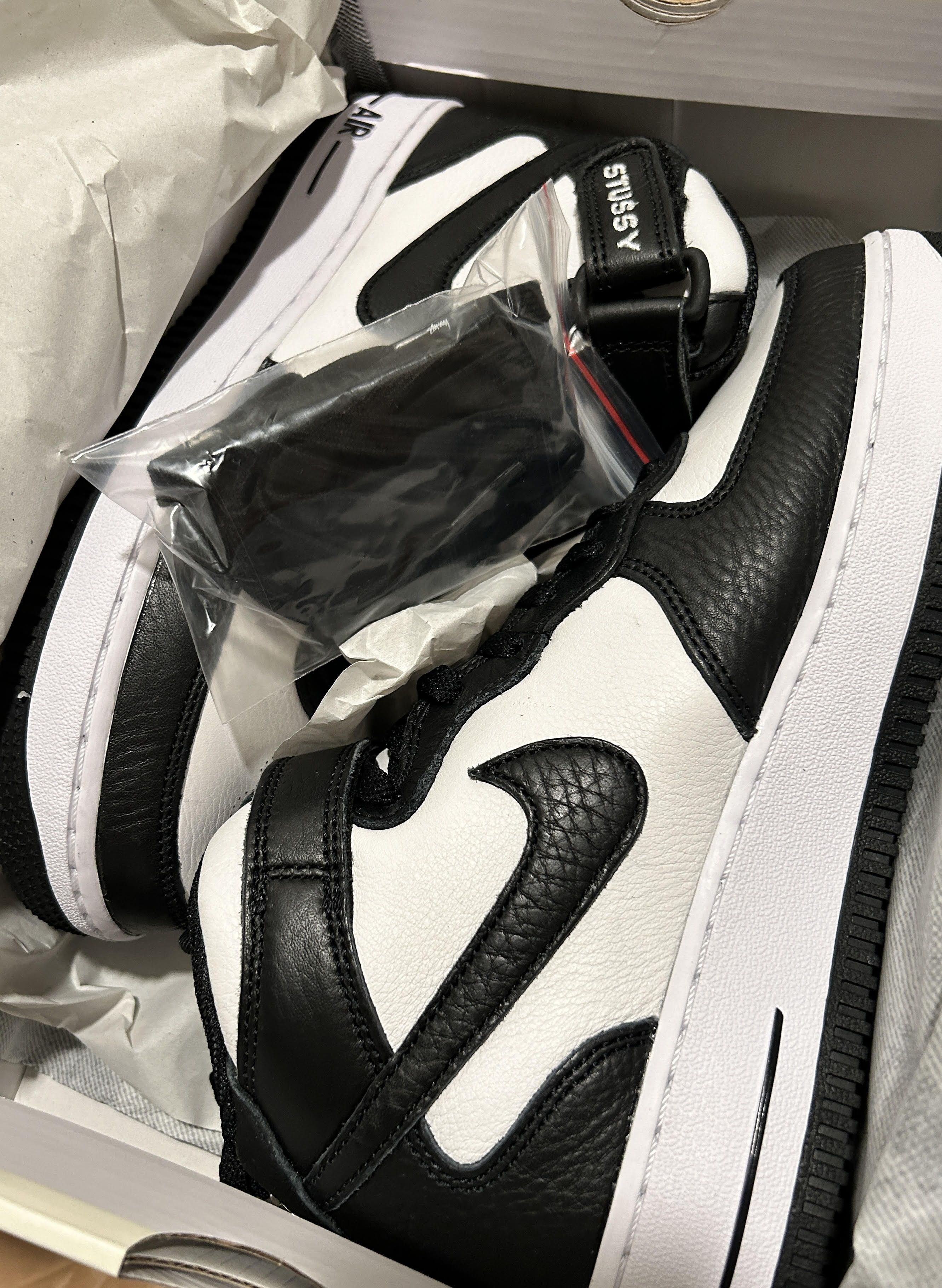 Nike × Stussy Nike Air Force 1 Mid x Stussy White Black 2022 Size US 6.5 / EU 39-40 - 7 Thumbnail