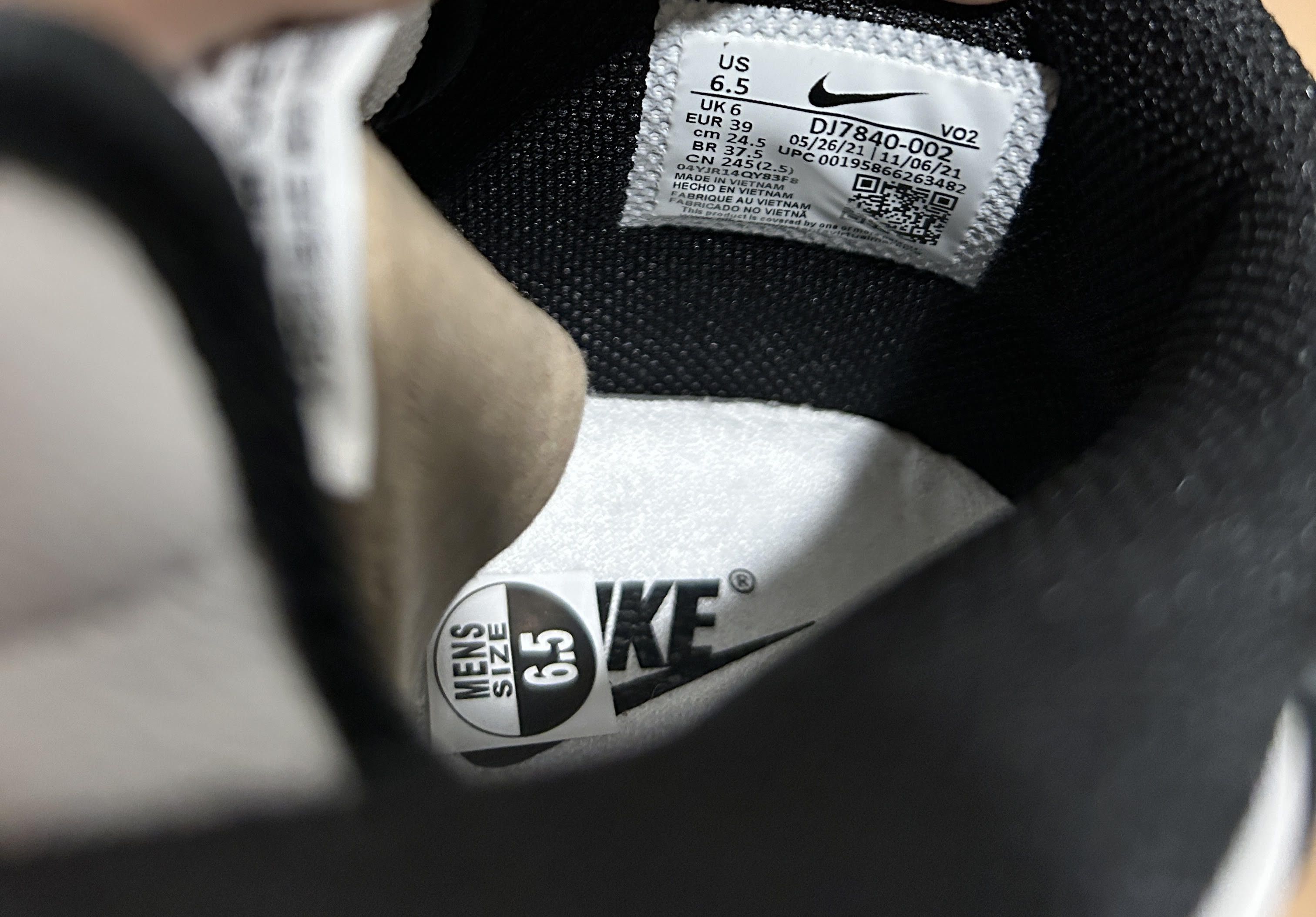 Nike × Stussy Nike Air Force 1 Mid x Stussy White Black 2022 Size US 6.5 / EU 39-40 - 9 Thumbnail