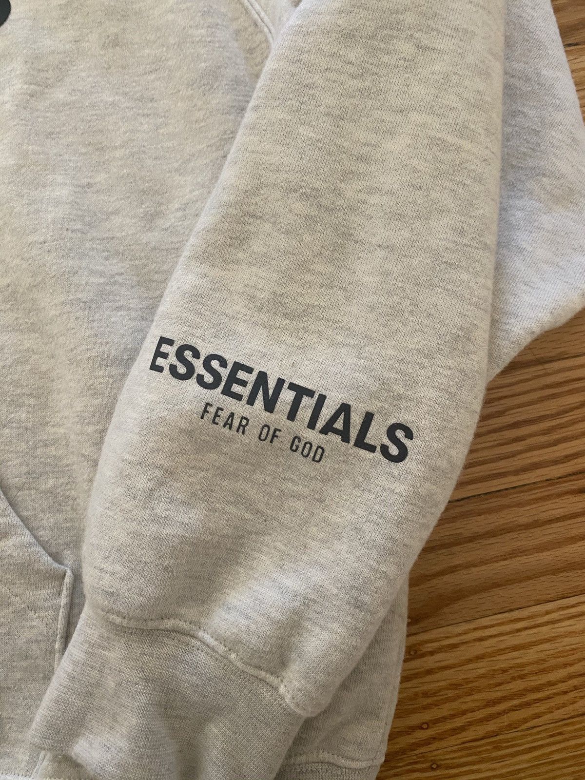 Essentials × Fear of God Fear of God Essentials Hoodie Oatmeal sz M Size US M / EU 48-50 / 2 - 3 Thumbnail