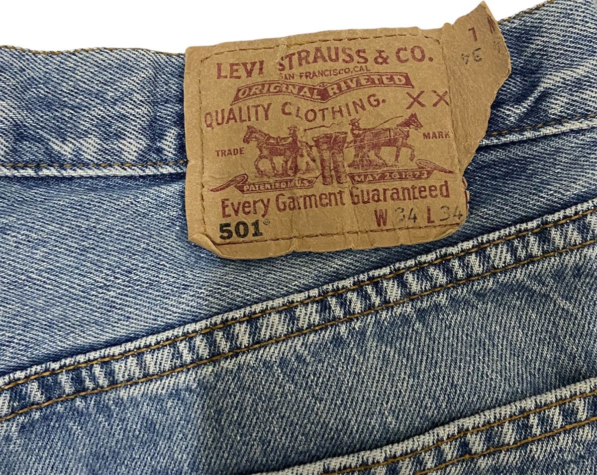 Levi's × Levi's Vintage Clothing × Vintage Vintage 90s Levi’s 501 Light Wash Distressed Denim Size US 32 / EU 48 - 7 Thumbnail