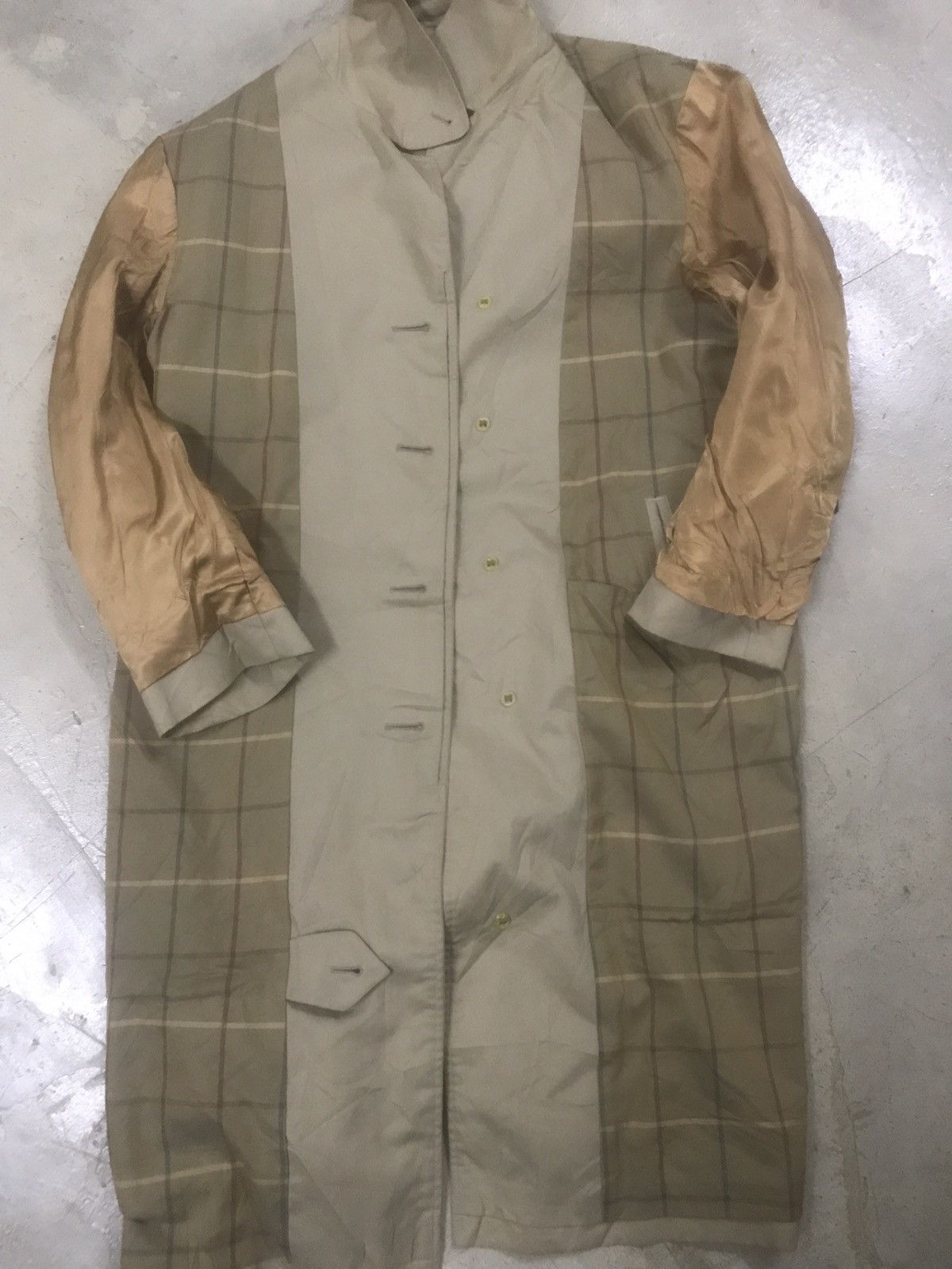 Burberry ICONICxHEAVY COATS BURBERRY x NOVA CHEAK. Size US L / EU 52-54 / 3 - 3 Thumbnail