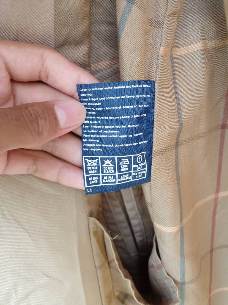 Burberry ICONICxHEAVY COATS BURBERRY x NOVA CHEAK. Size US L / EU 52-54 / 3 - 6 Thumbnail