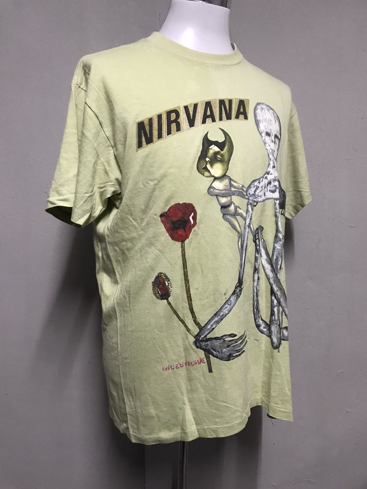 Band Tees × Nirvana × Vintage Vintage Nirvana Incesticide Tshirt Size US XL / EU 56 / 4 - 2 Thumbnail