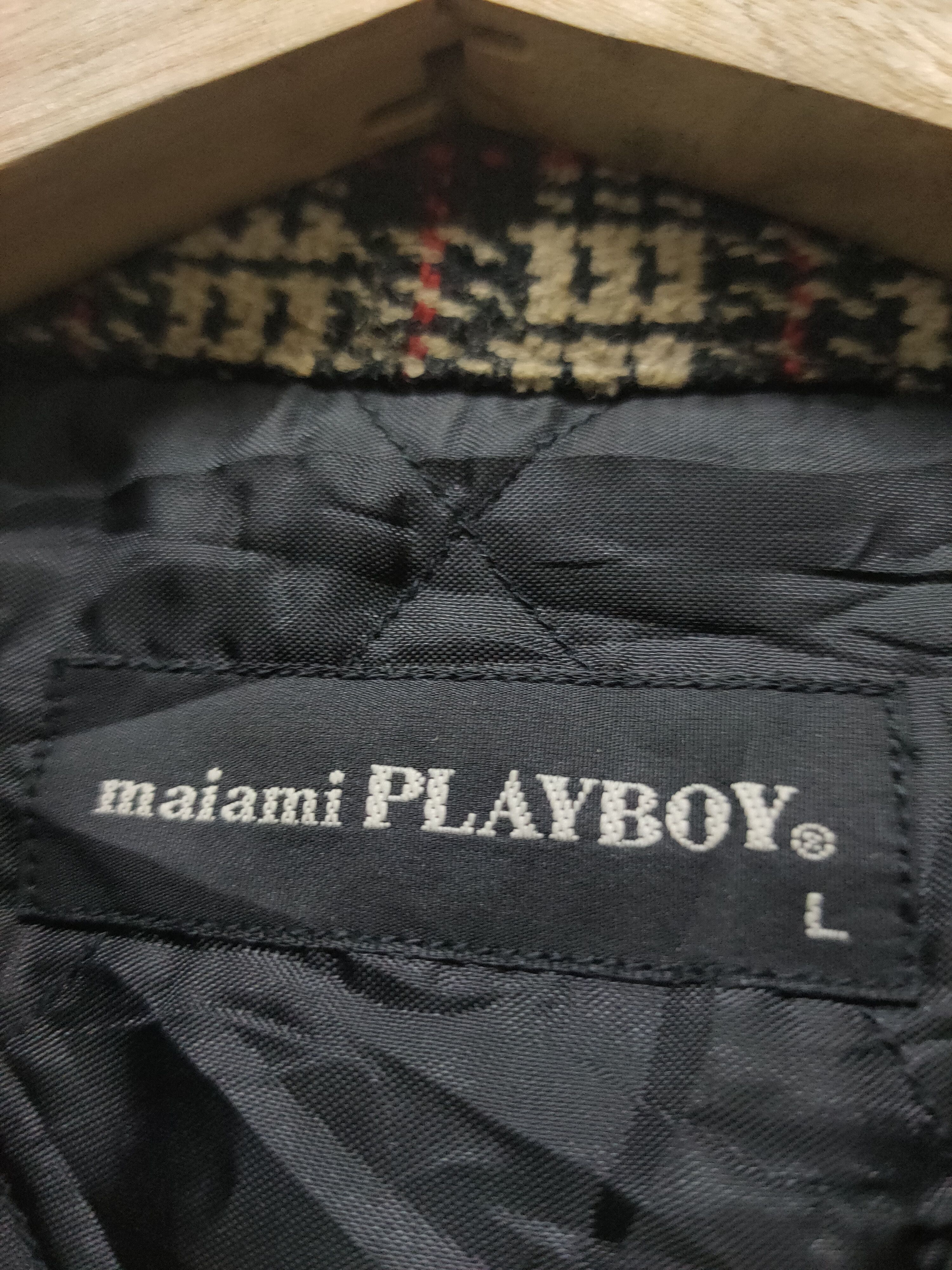 Japanese Brand Beige Maiami playboy zipper jacket pocket embroidery Size US L / EU 52-54 / 3 - 7 Thumbnail