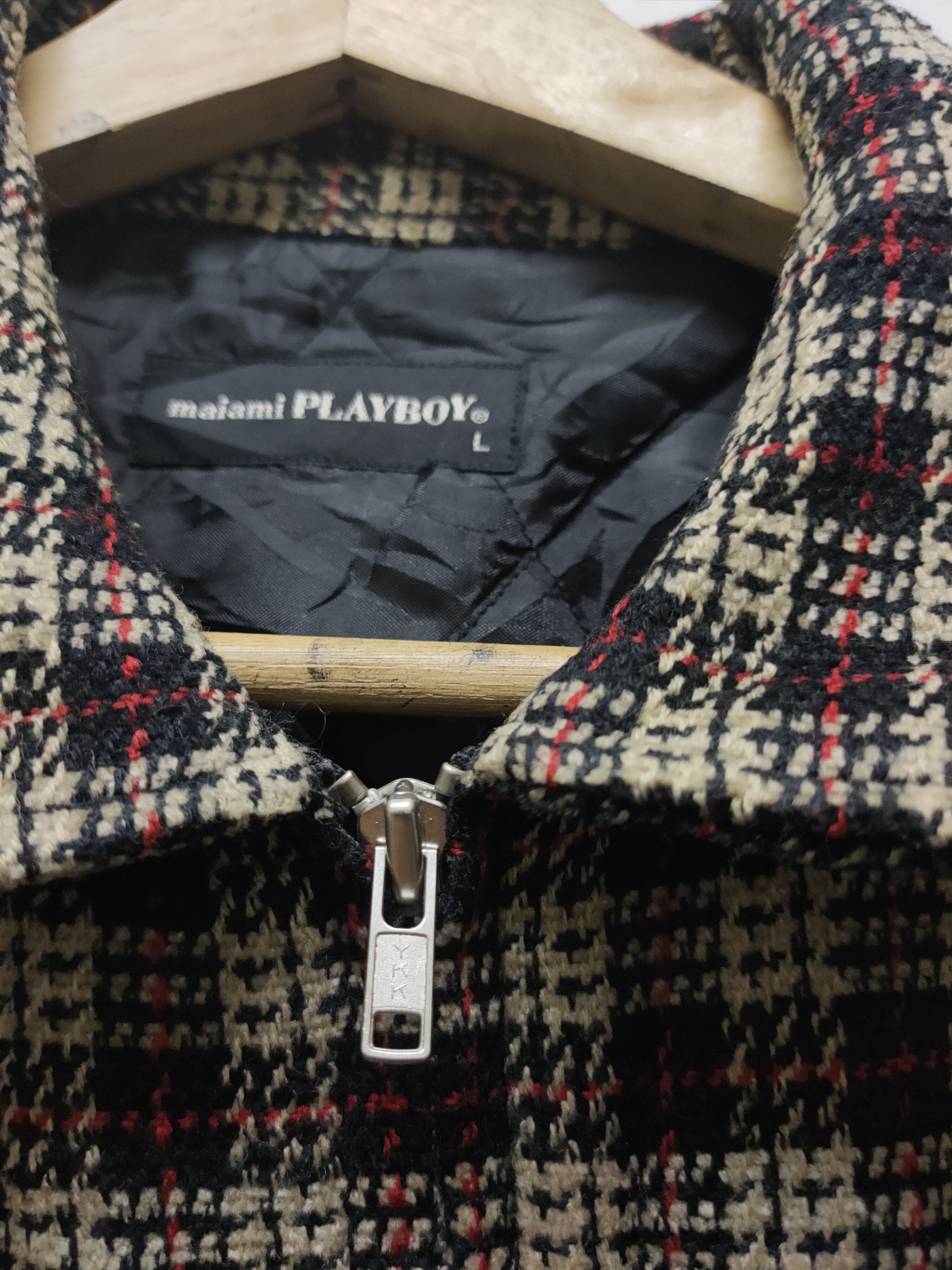 Japanese Brand Beige Maiami playboy zipper jacket pocket embroidery Size US L / EU 52-54 / 3 - 6 Thumbnail