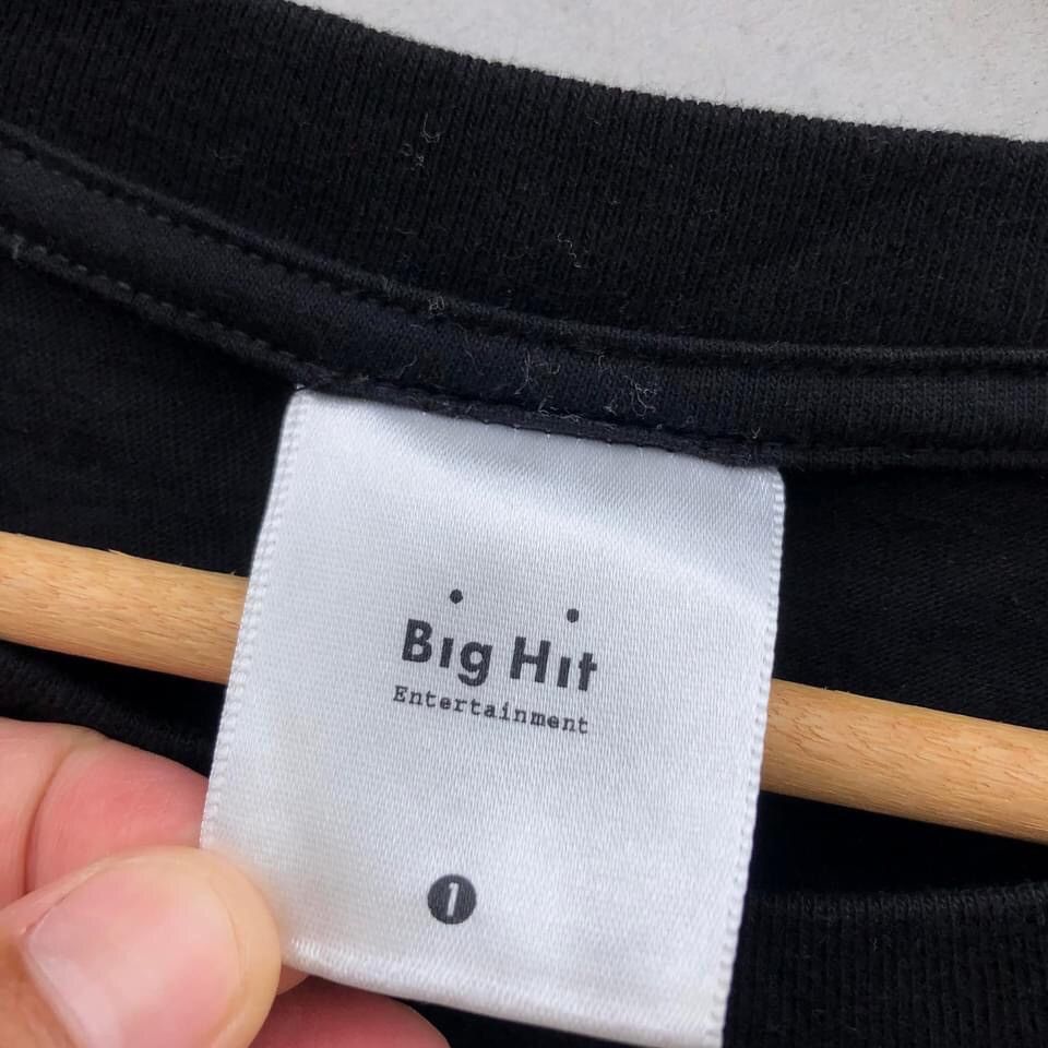 Band Tees 🔥Accept Binding Offer🔥 Big Hit Entertainment Size US S / EU 44-46 / 1 - 5 Thumbnail