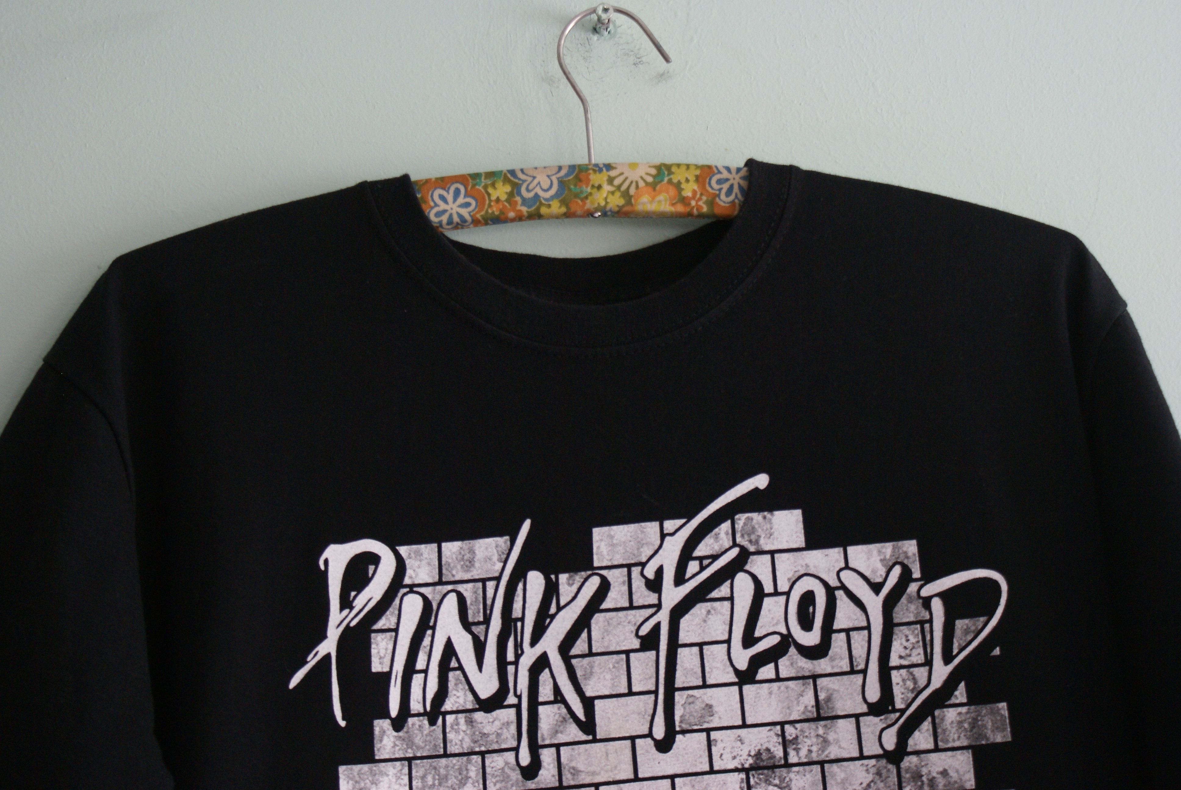 Band Tees Vintage Pink Floyd T-shirt, Pink Floyd the Wall, Size US M / EU 48-50 / 2 - 3 Thumbnail