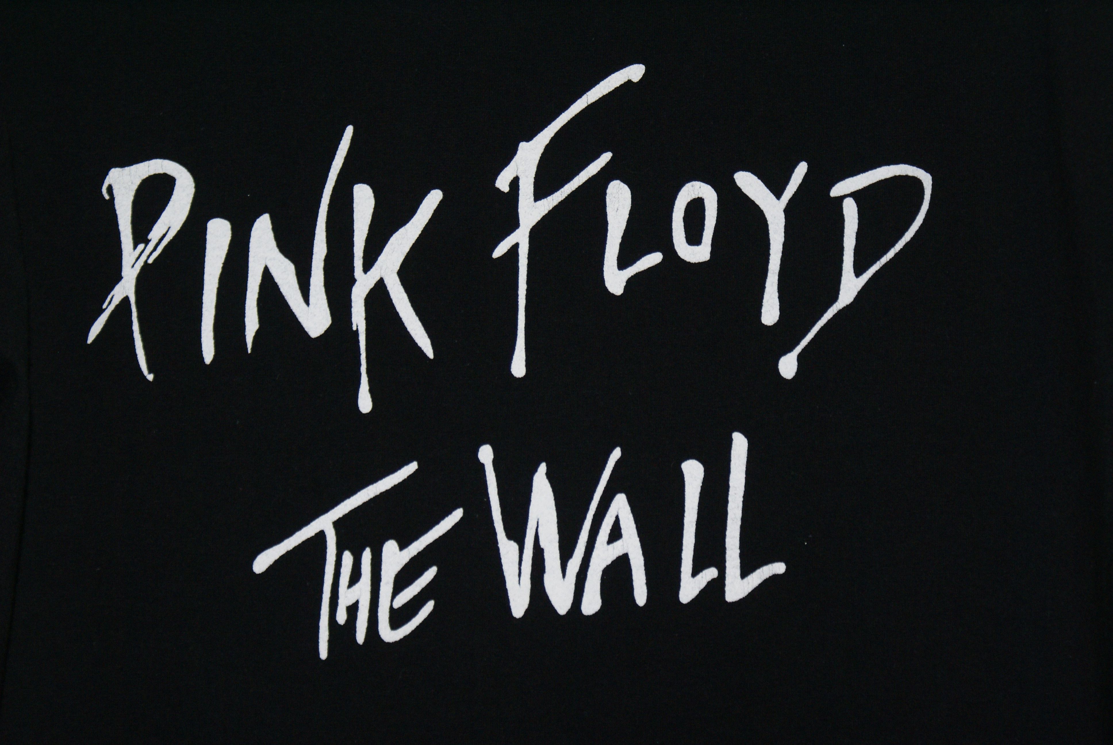 Band Tees Vintage Pink Floyd T-shirt, Pink Floyd the Wall, Size US M / EU 48-50 / 2 - 8 Thumbnail