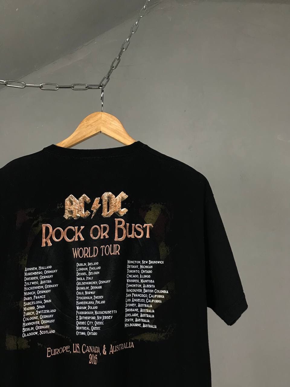 Band Tees AC/DC 2015 vintage rock band tour tee Size US L / EU 52-54 / 3 - 6 Thumbnail