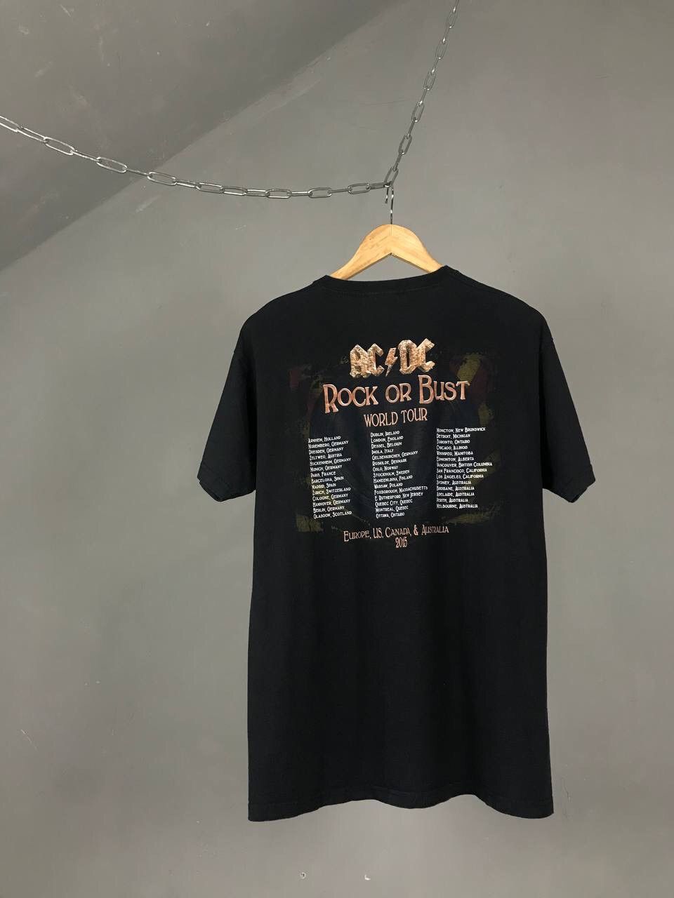 Band Tees AC/DC 2015 vintage rock band tour tee Size US L / EU 52-54 / 3 - 5 Thumbnail