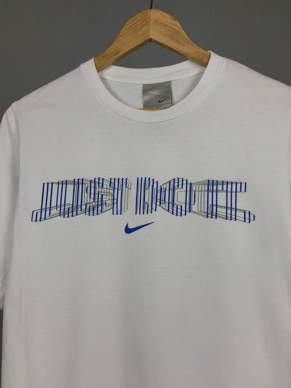 Nike Nike swoosh streetwear vintage center logo tee Size US S / EU 44-46 / 1 - 3 Thumbnail
