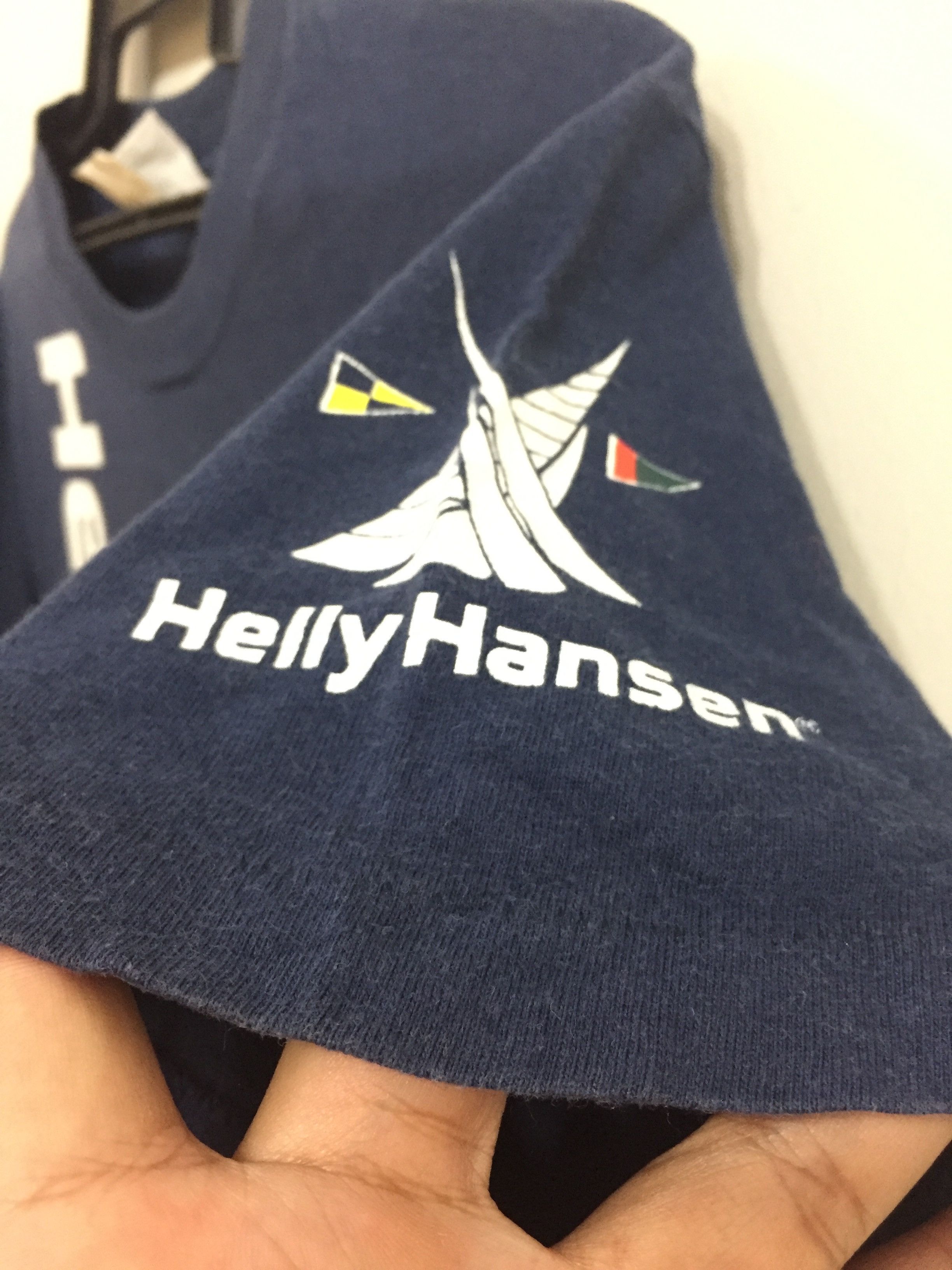 Helly Hansen Vintage Helly Hansen t shirt sea gear big logo size M Size US M / EU 48-50 / 2 - 6 Thumbnail