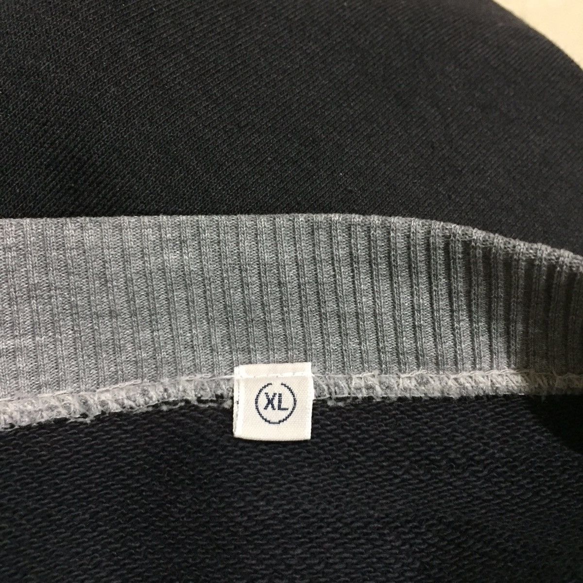 Uniqlo UNIQLO Sweatshirt size XL Size US XL / EU 56 / 4 - 6 Thumbnail