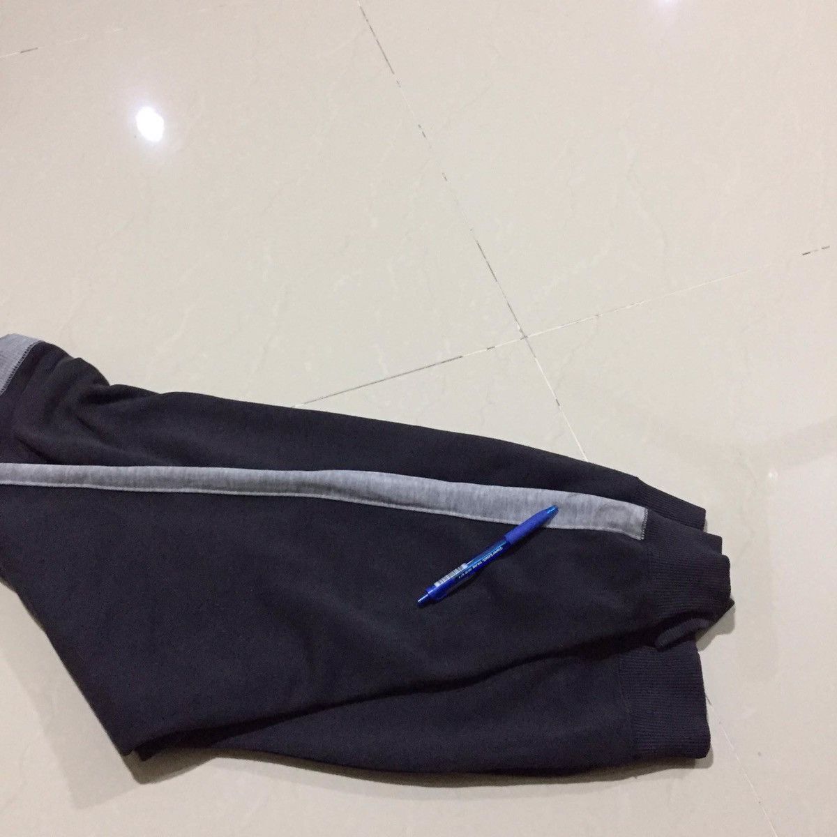 Uniqlo UNIQLO Sweatshirt size XL Size US XL / EU 56 / 4 - 8 Thumbnail