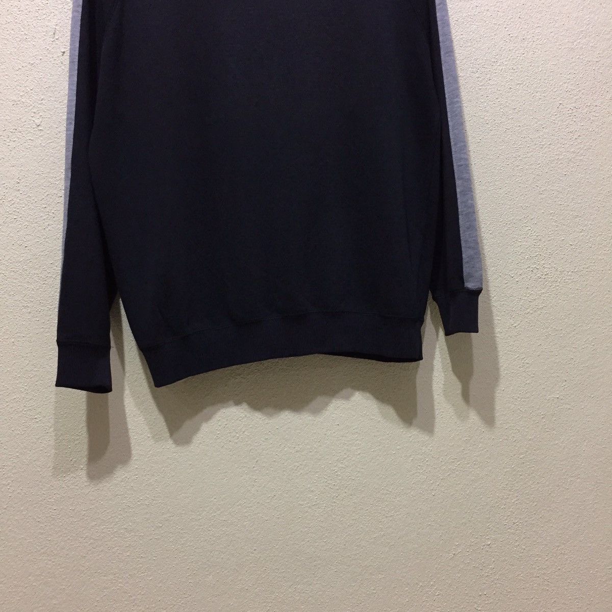 Uniqlo UNIQLO Sweatshirt size XL Size US XL / EU 56 / 4 - 4 Thumbnail