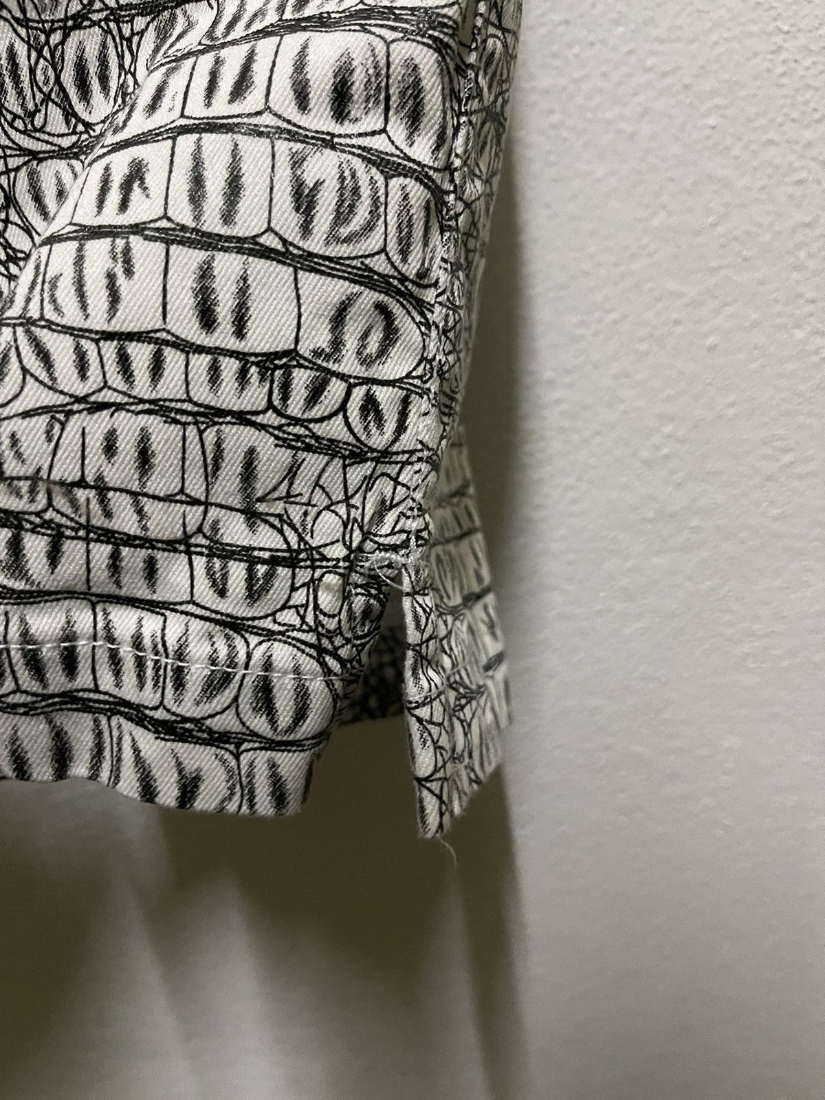 Designer Birdie Hunt Crocodile Full Print Pants Size US 32 / EU 48 - 8 Thumbnail