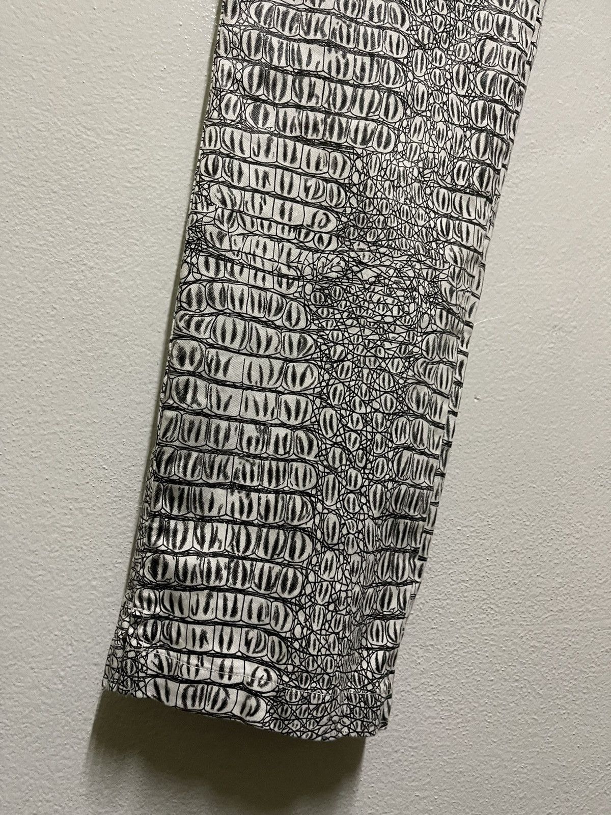 Designer Birdie Hunt Crocodile Full Print Pants Size US 32 / EU 48 - 4 Thumbnail