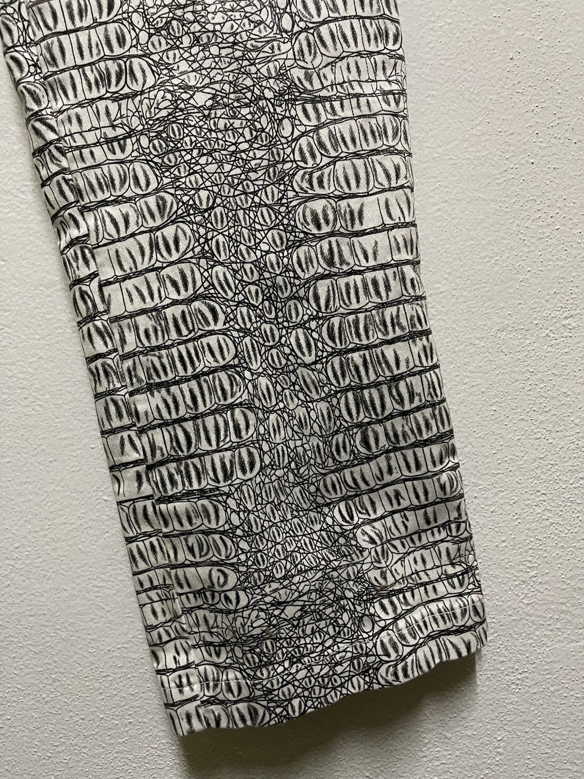 Designer Birdie Hunt Crocodile Full Print Pants Size US 32 / EU 48 - 7 Thumbnail