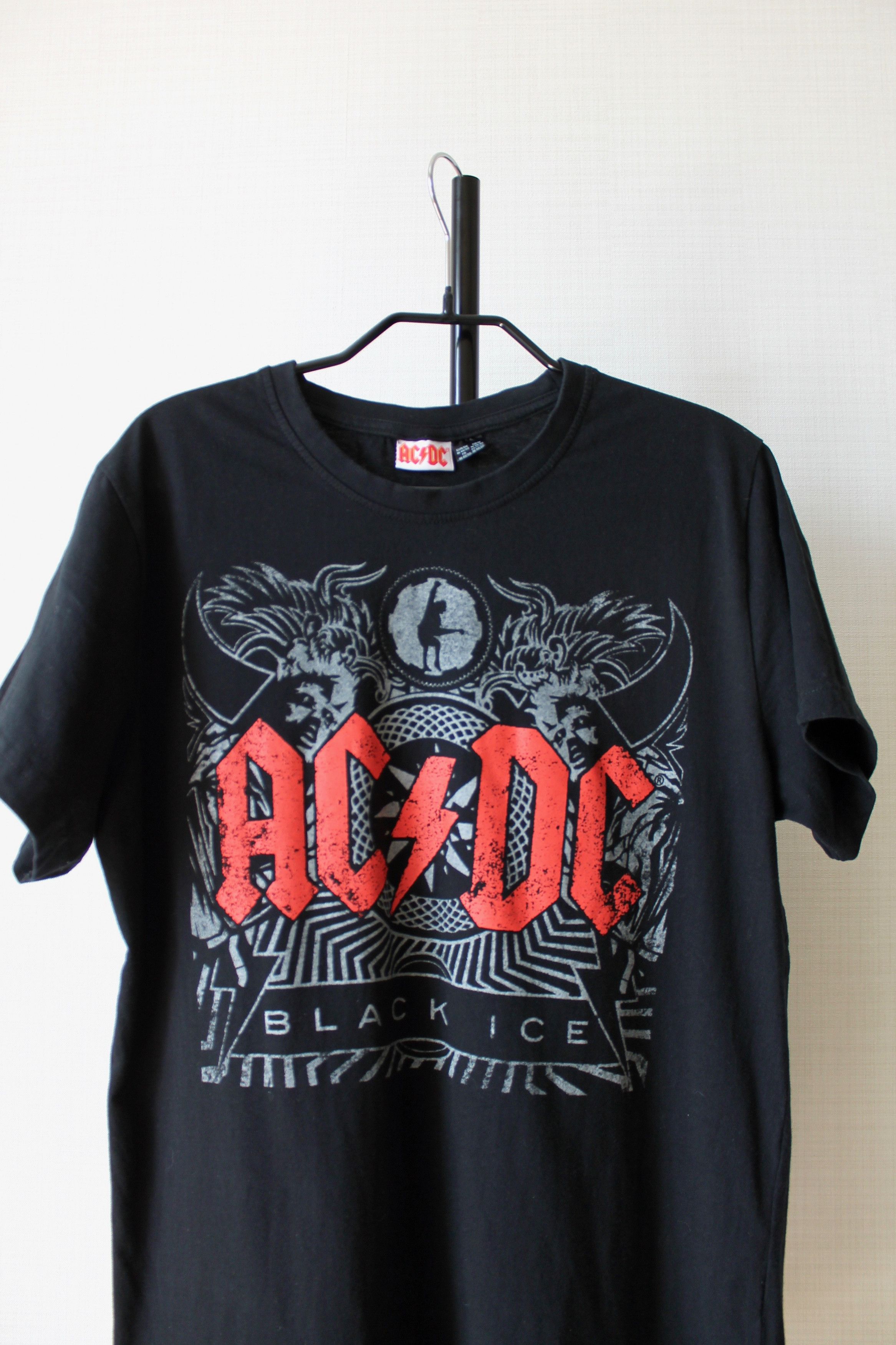 AC/DC AC/DC Black Ice Vintage T-shirt Band tee Shirt sz M Size US M / EU 48-50 / 2 - 5 Thumbnail