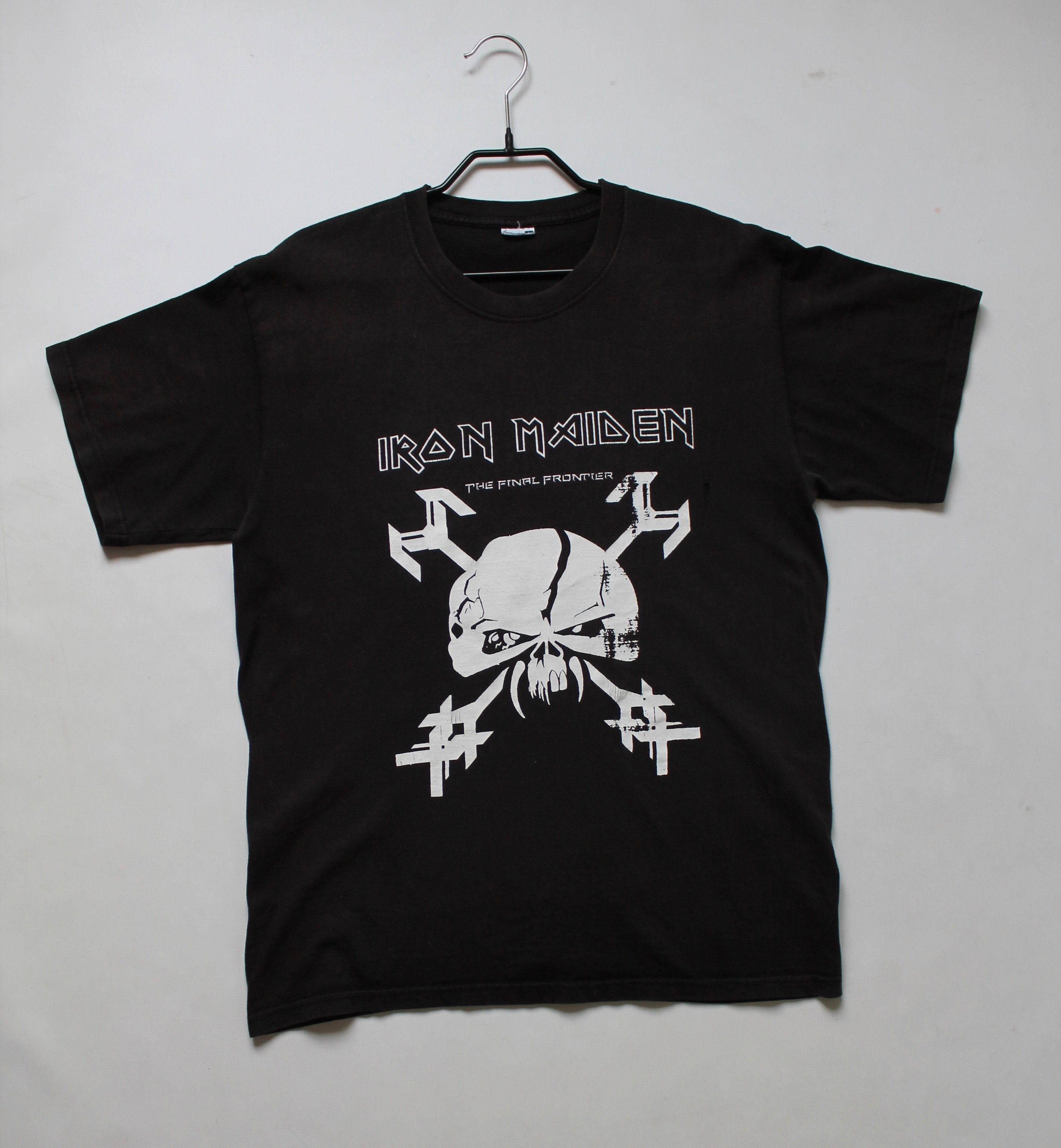 Iron Maiden 2011 IRON MAIDEN the Final Frontier UK Tour Tee Trashed Size US L / EU 52-54 / 3 - 7 Thumbnail