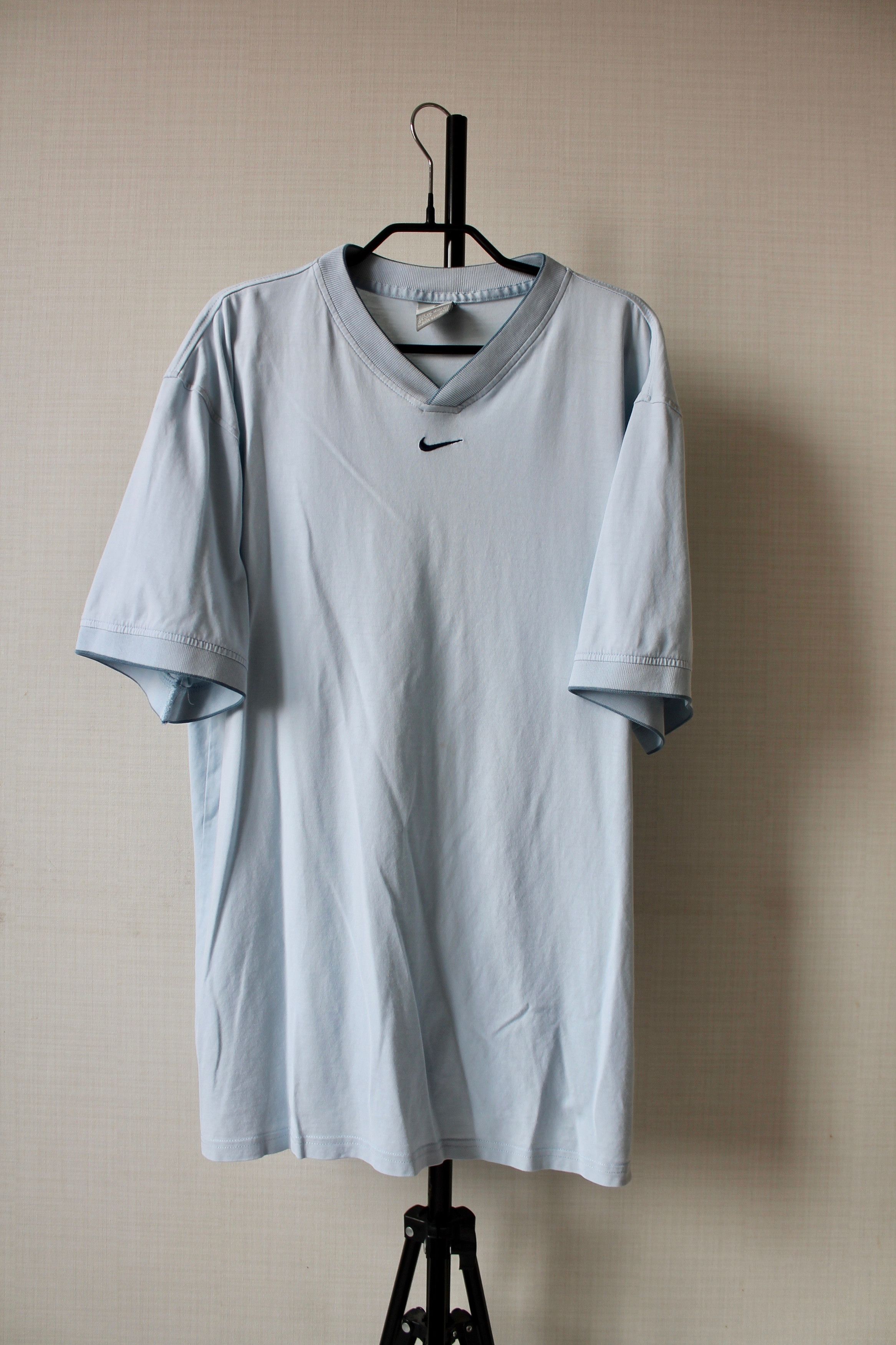 Nike Vintage Nike T Shirt v neck Cotton Blue worn Tee logo Size US XXL / EU 58 / 5 - 1 Thumbnail