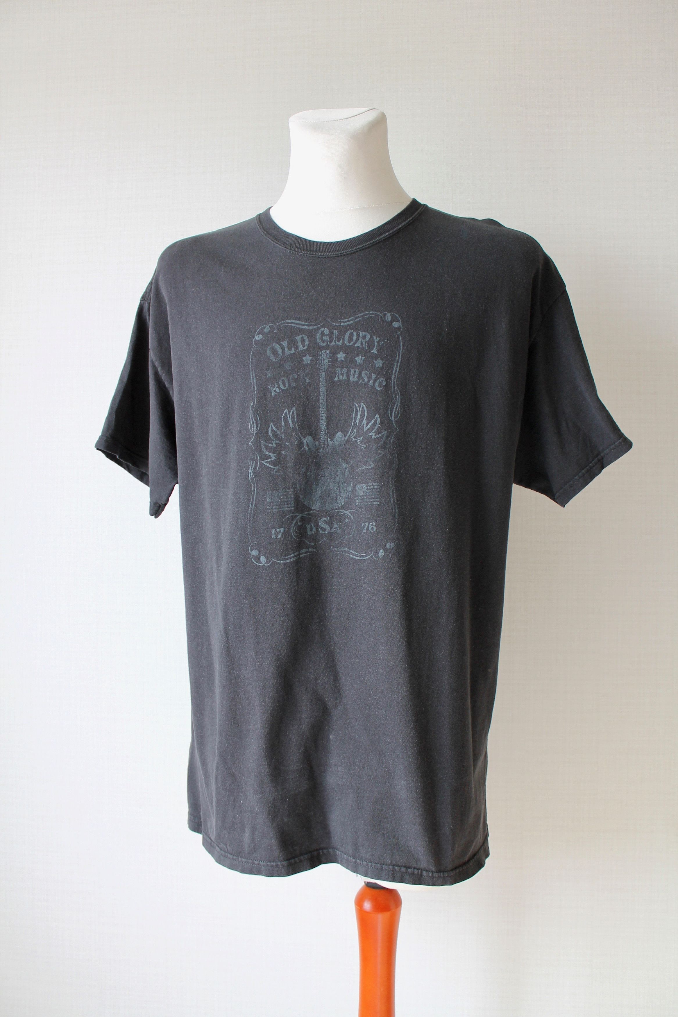 Hanes Old Glory Rock Music Guitar & Wings Faded Black Size US XL / EU 56 / 4 - 1 Thumbnail