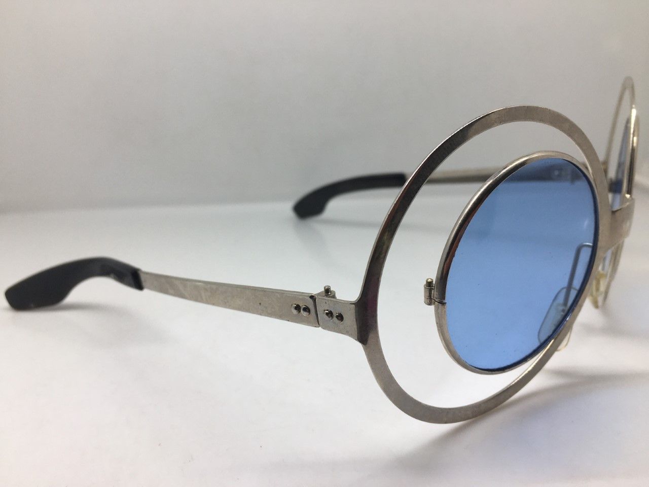 Vintage '68 MOD SPACE AGE OP ART ITALIA OVERSIZE SUNGLASSES Size ONE SIZE - 9 Thumbnail