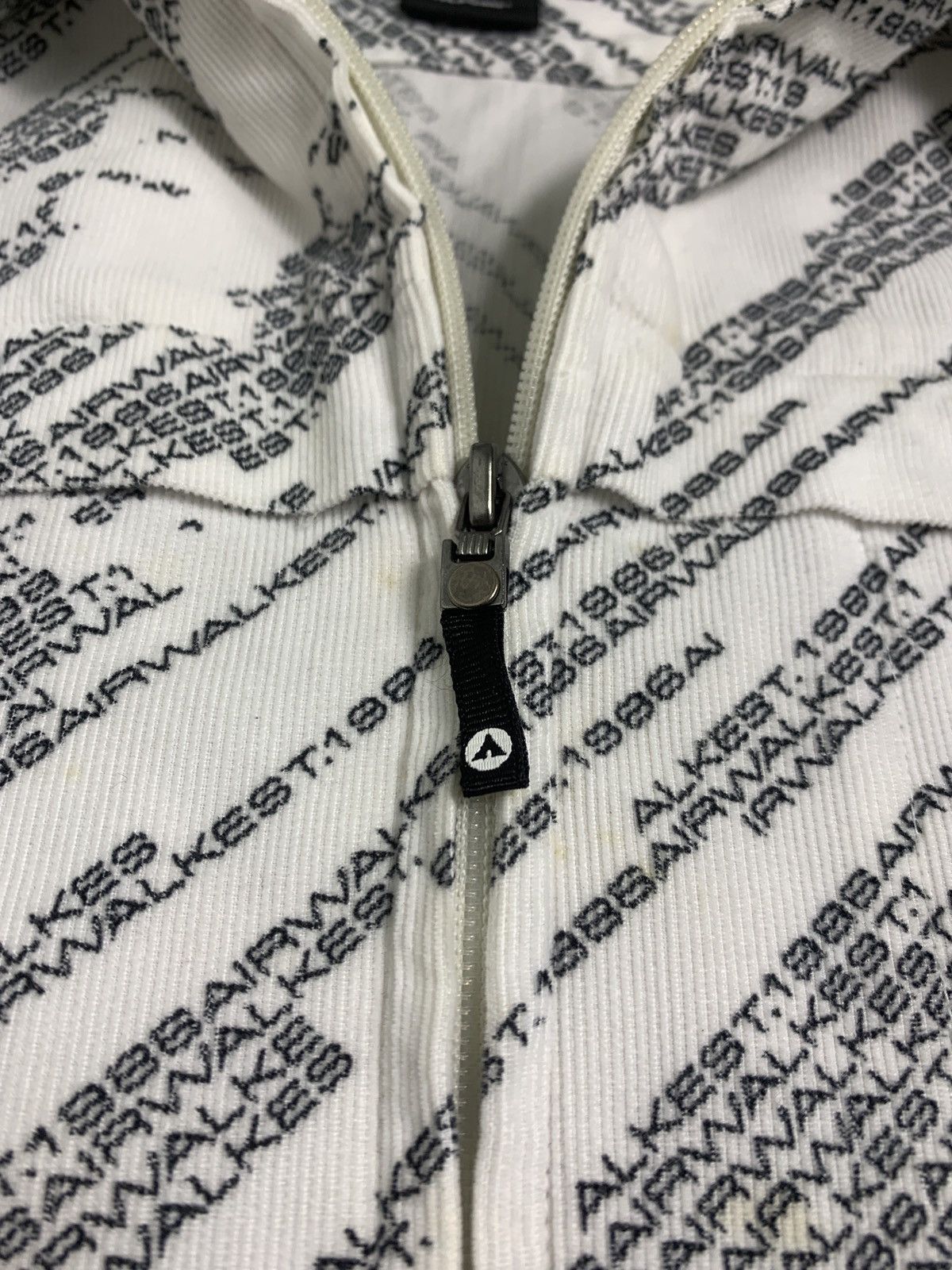 Airwalk × If Six Was Nine × Vintage Vintage Airwalk Print Design Zipper Shirt Size US L / EU 52-54 / 3 - 8 Thumbnail
