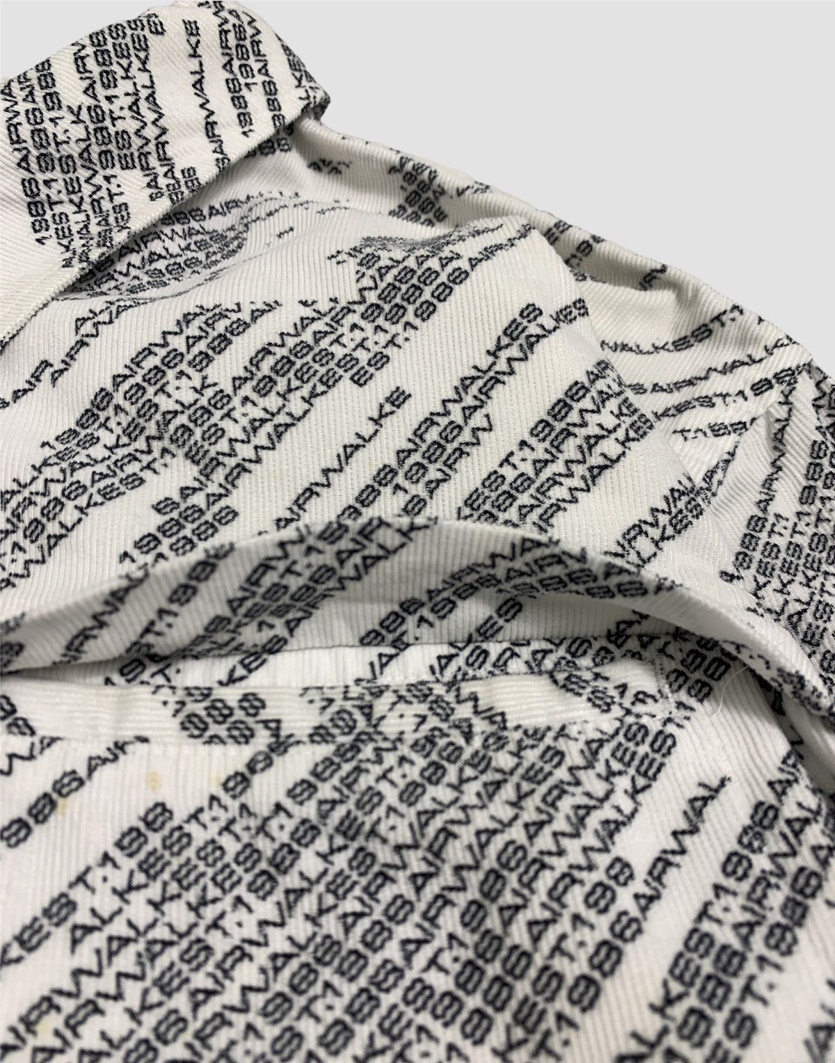 Airwalk × If Six Was Nine × Vintage Vintage Airwalk Print Design Zipper Shirt Size US L / EU 52-54 / 3 - 9 Thumbnail